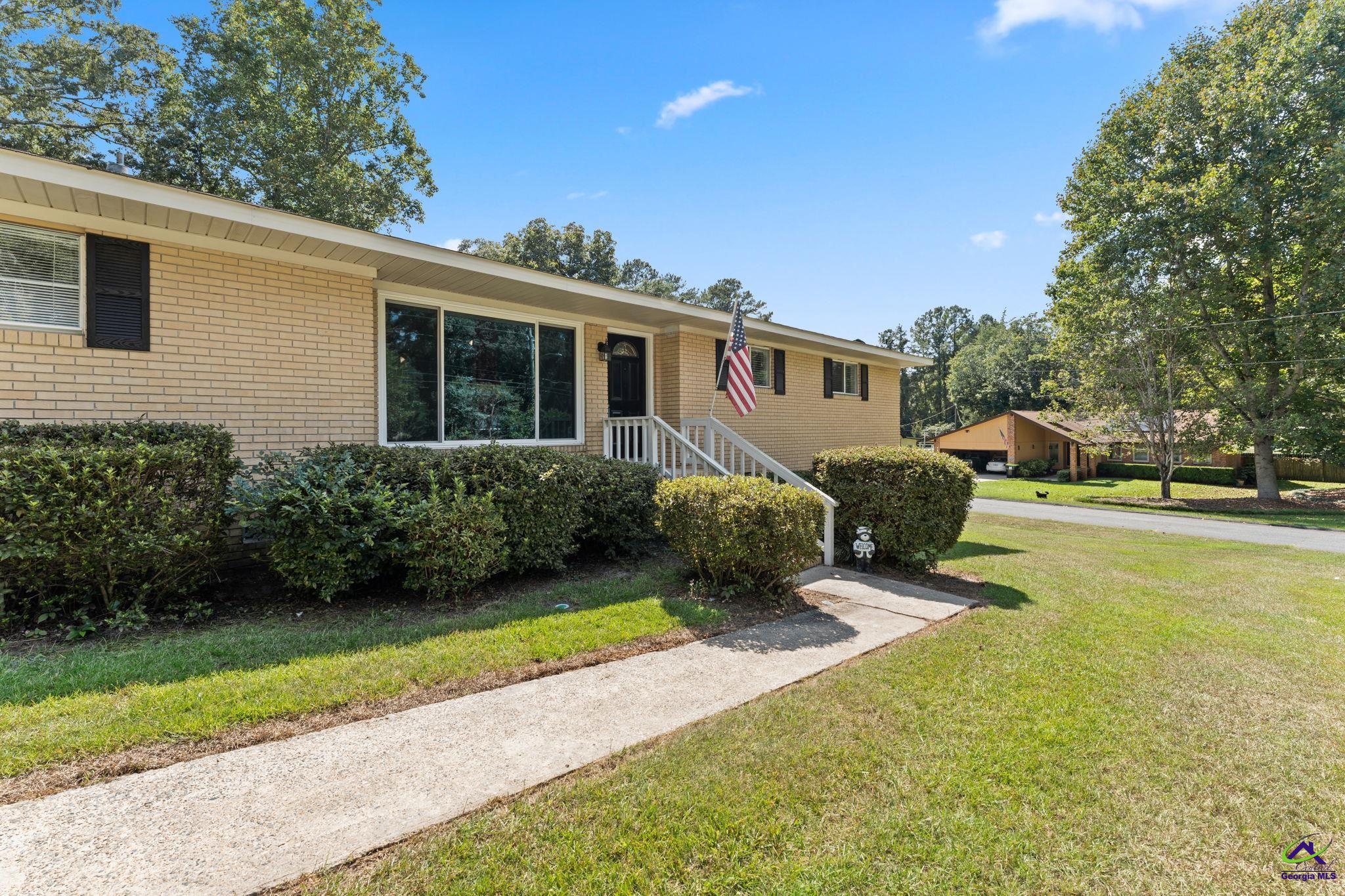 202 Woodland Dr