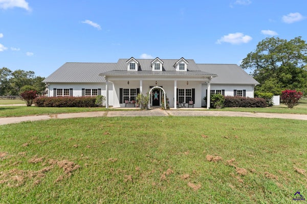 179 VILLAGE CIR, COCHRAN, GA 31014 - Image 1eb7351765ddae8d6347d4dddaeba4c3/1268192204