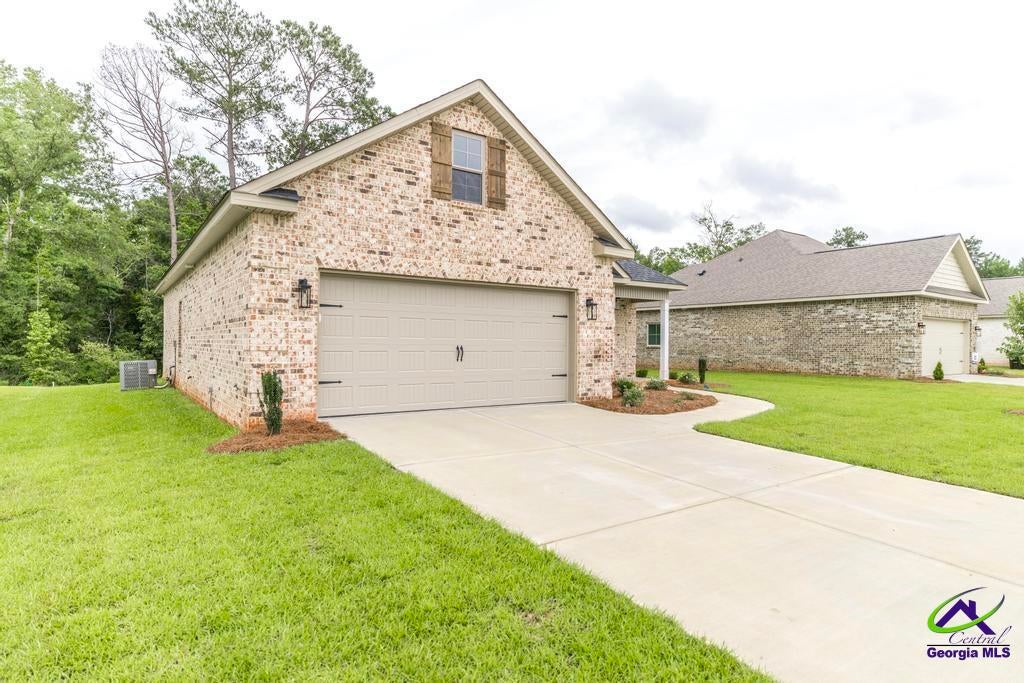 520 Bristleleaf Path