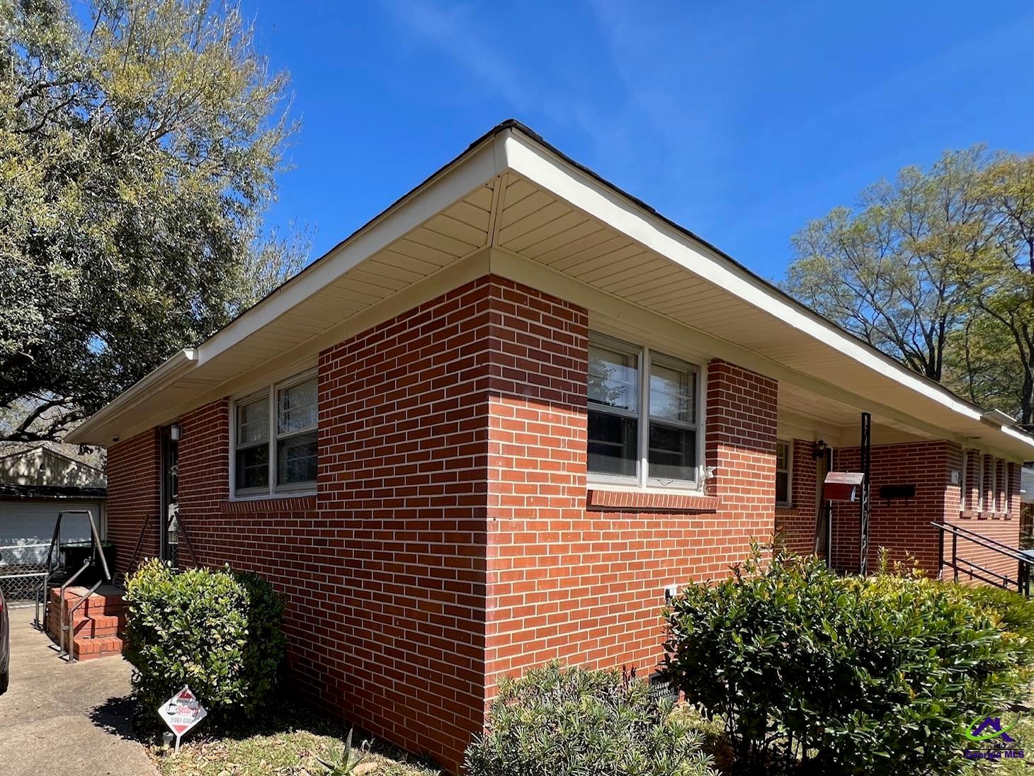 112 Briardale Avenue