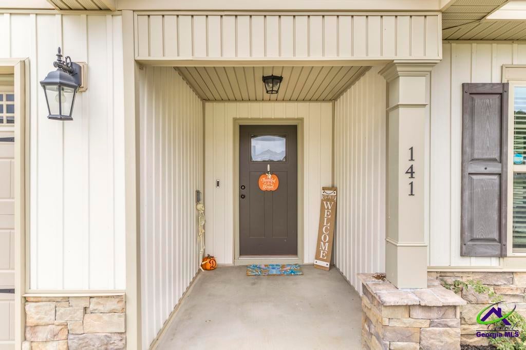 141 Red Tail Circle