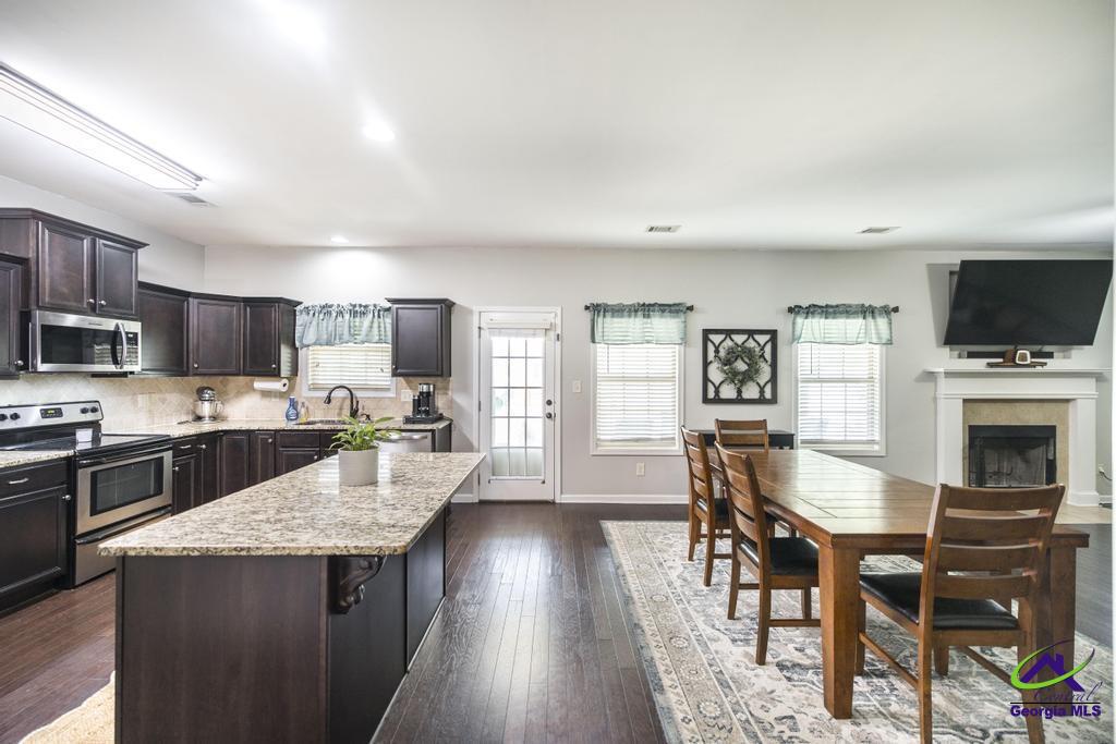 100 Taconic Court