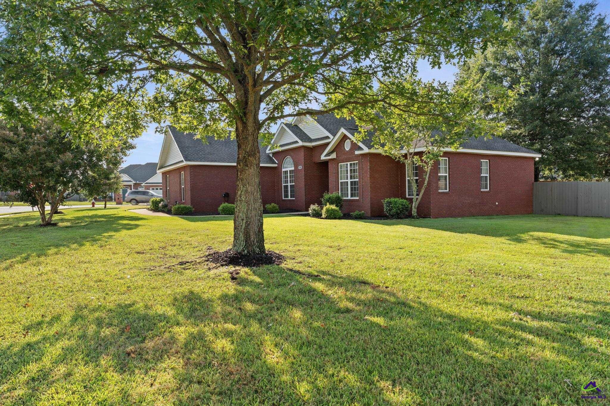806 Huntwood Lane