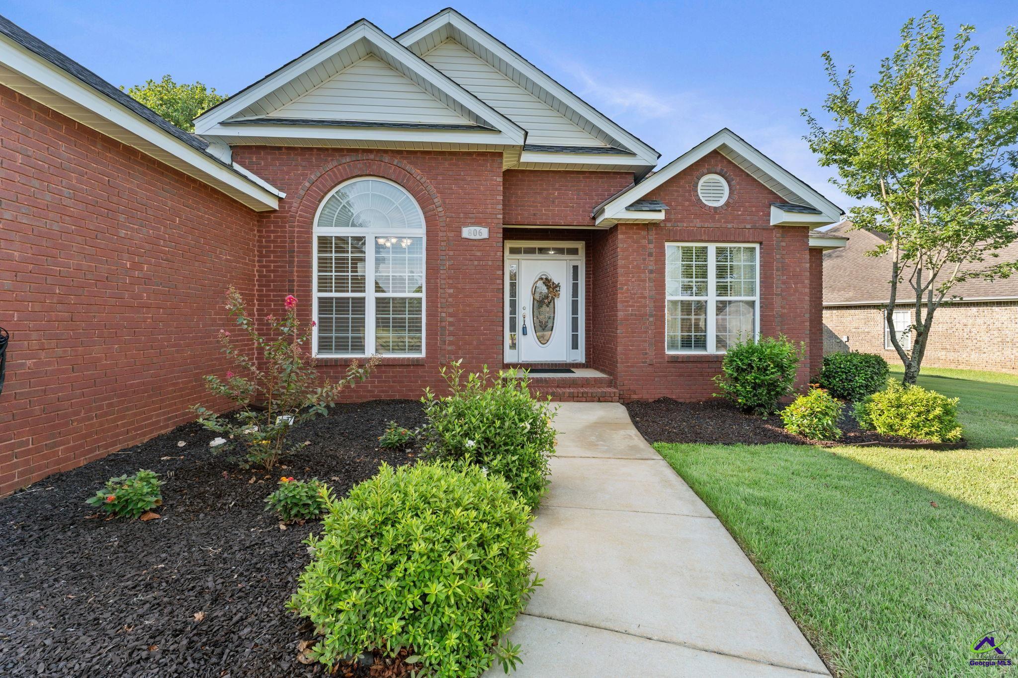 806 Huntwood Lane