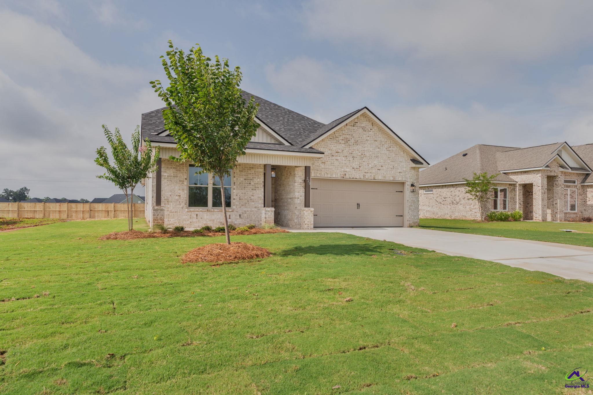 220 Farmland Circle