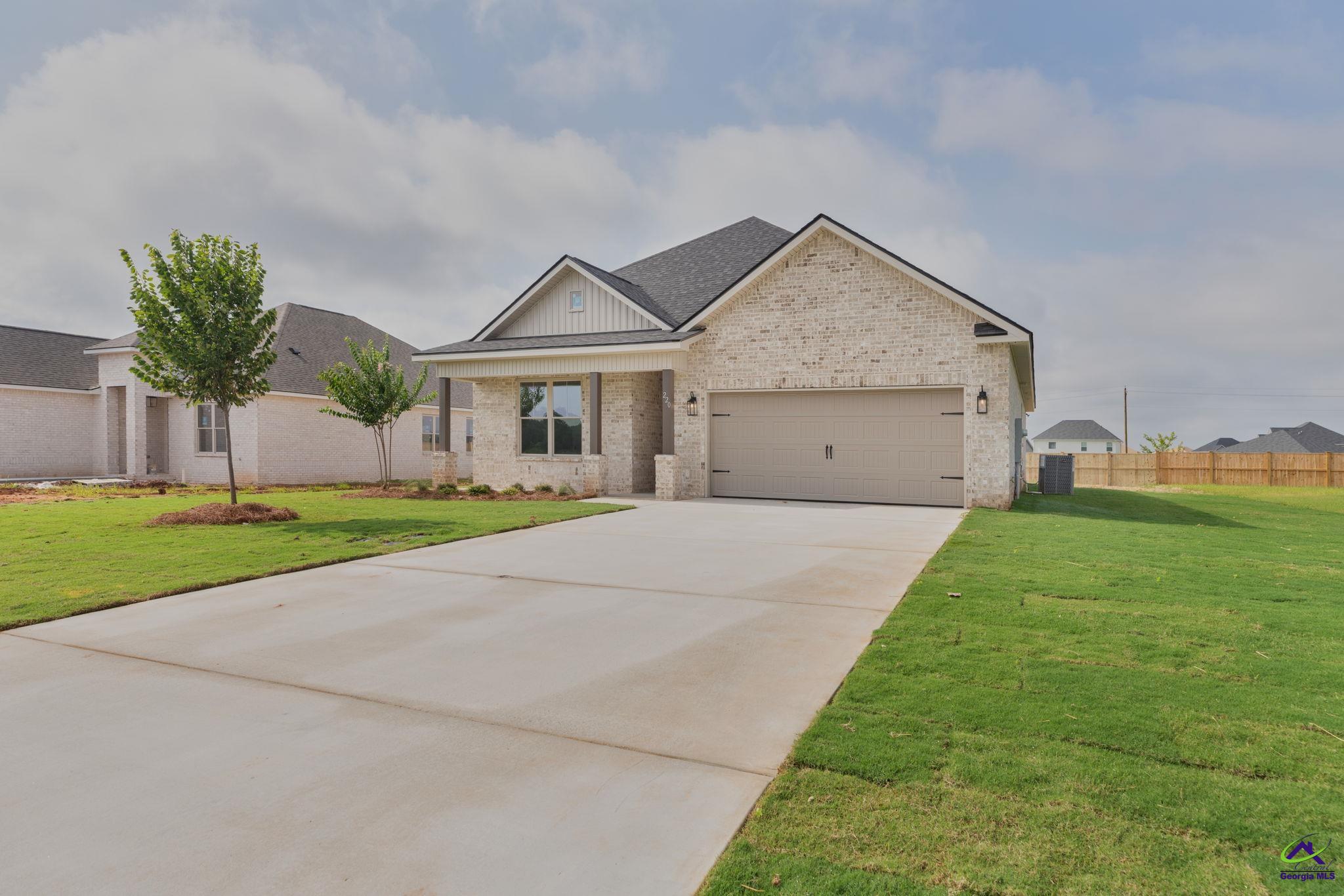 220 Farmland Circle