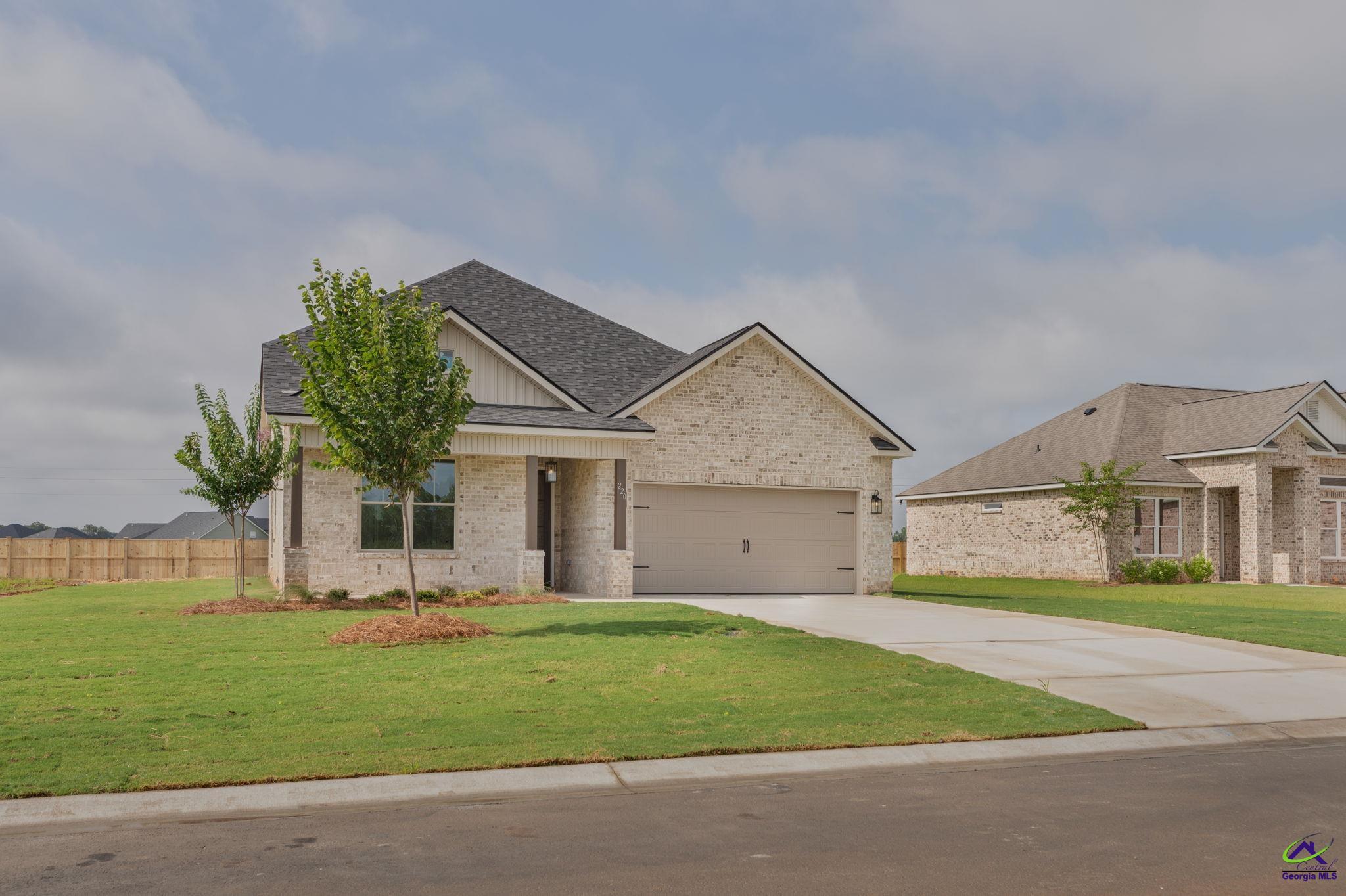 220 Farmland Circle