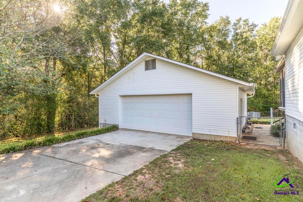 549 Burnett Rd