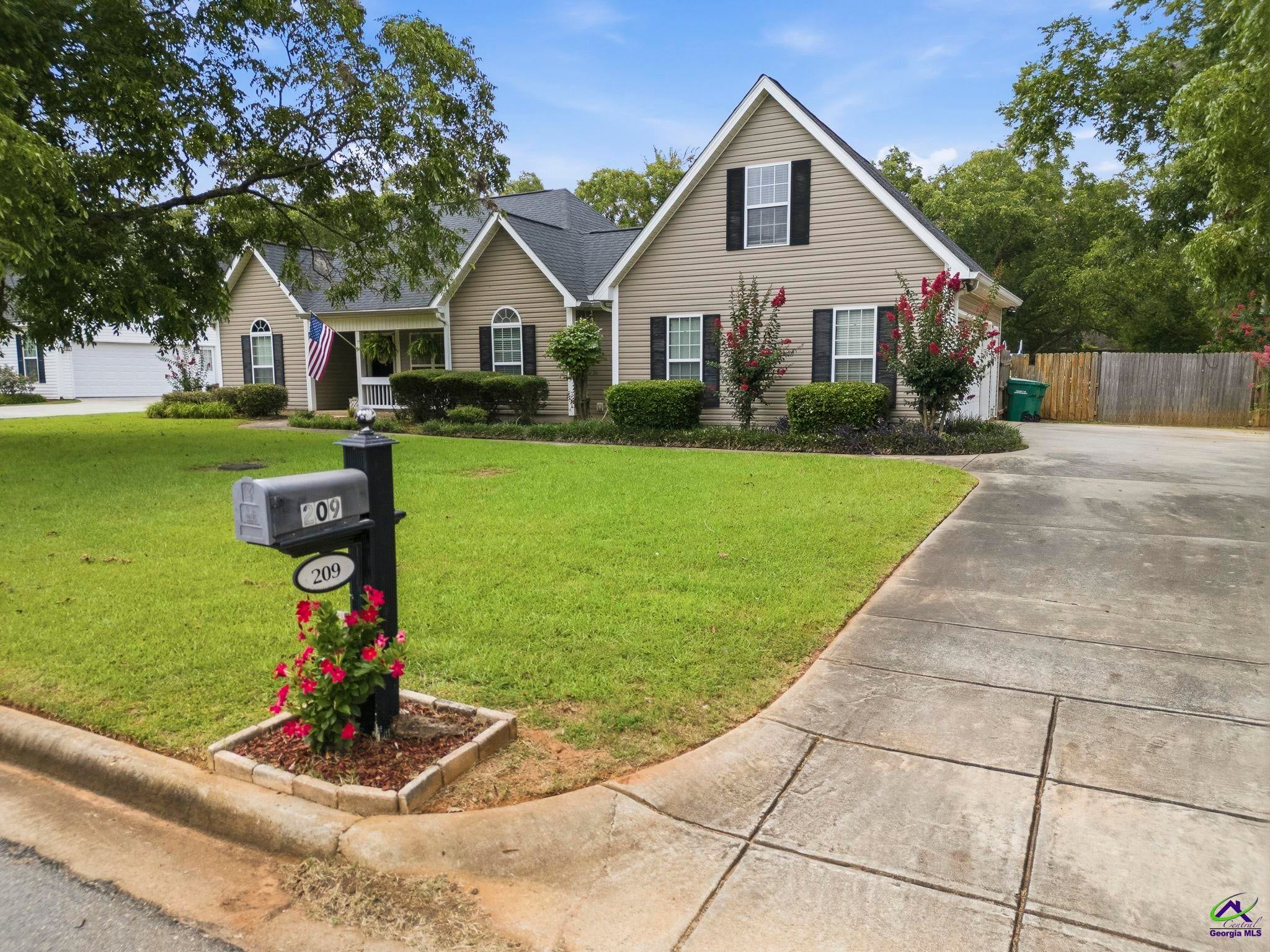 209 Duke Lane