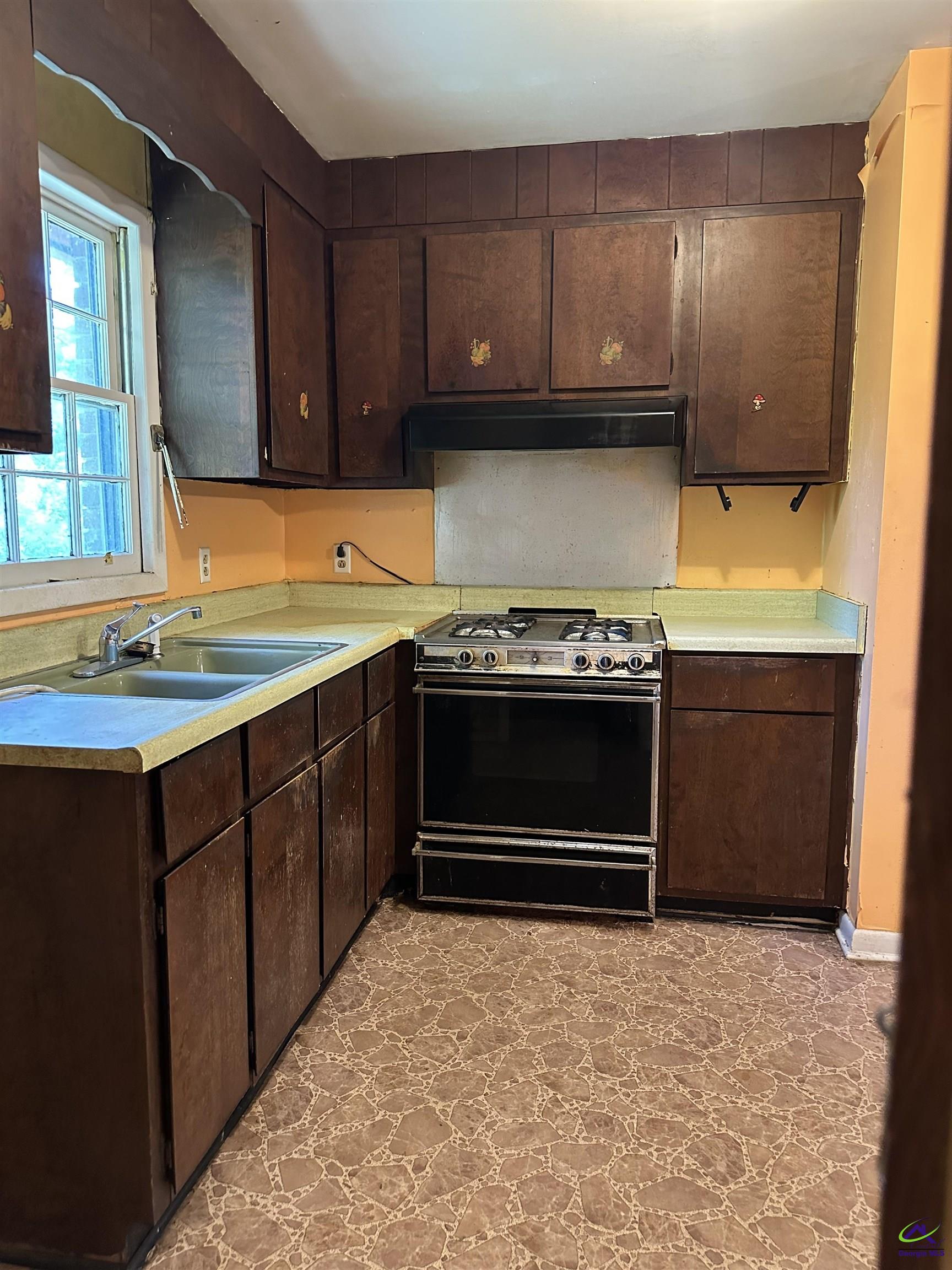 3353 W Victory Court