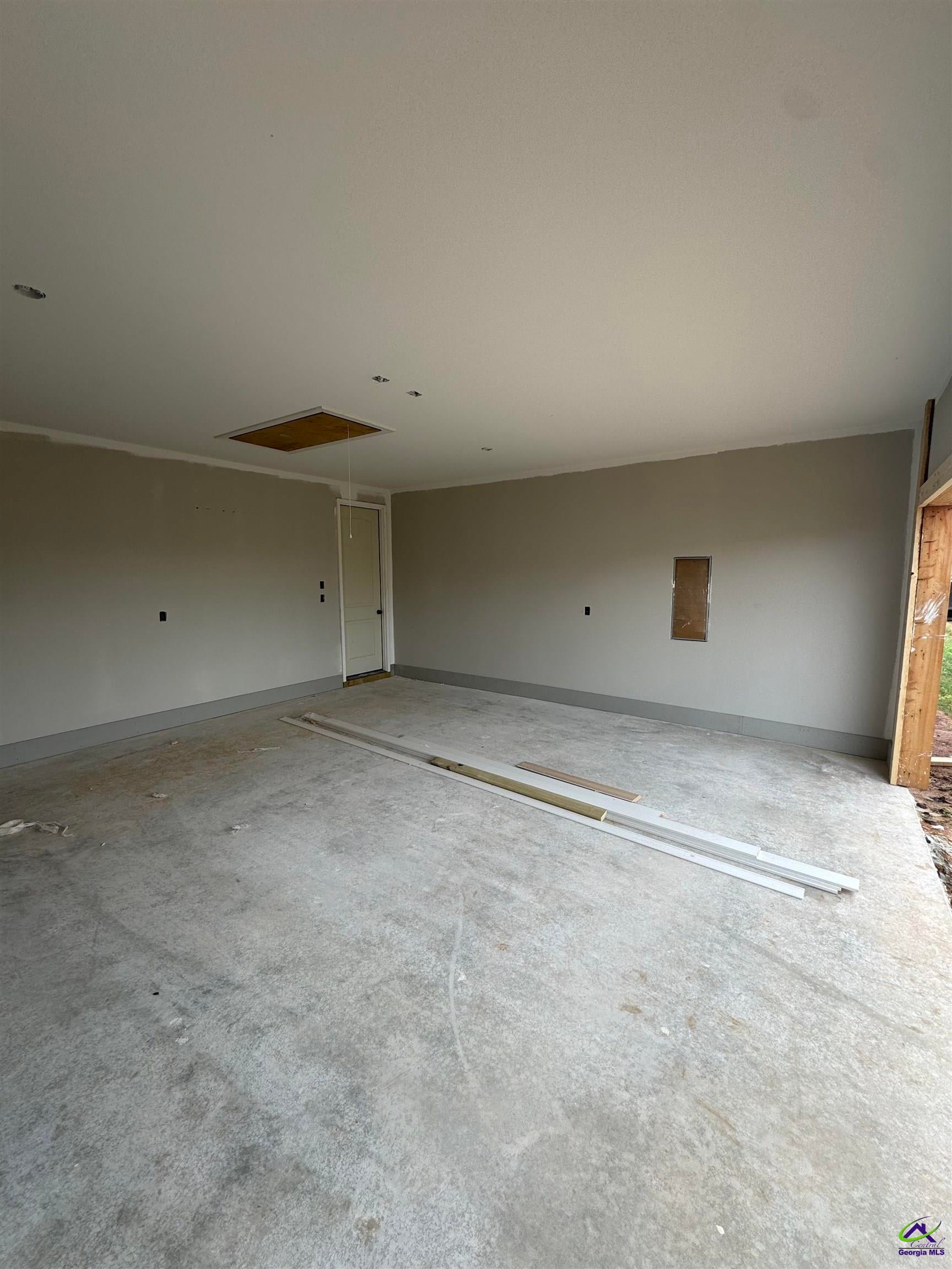 221 Farmland Circle