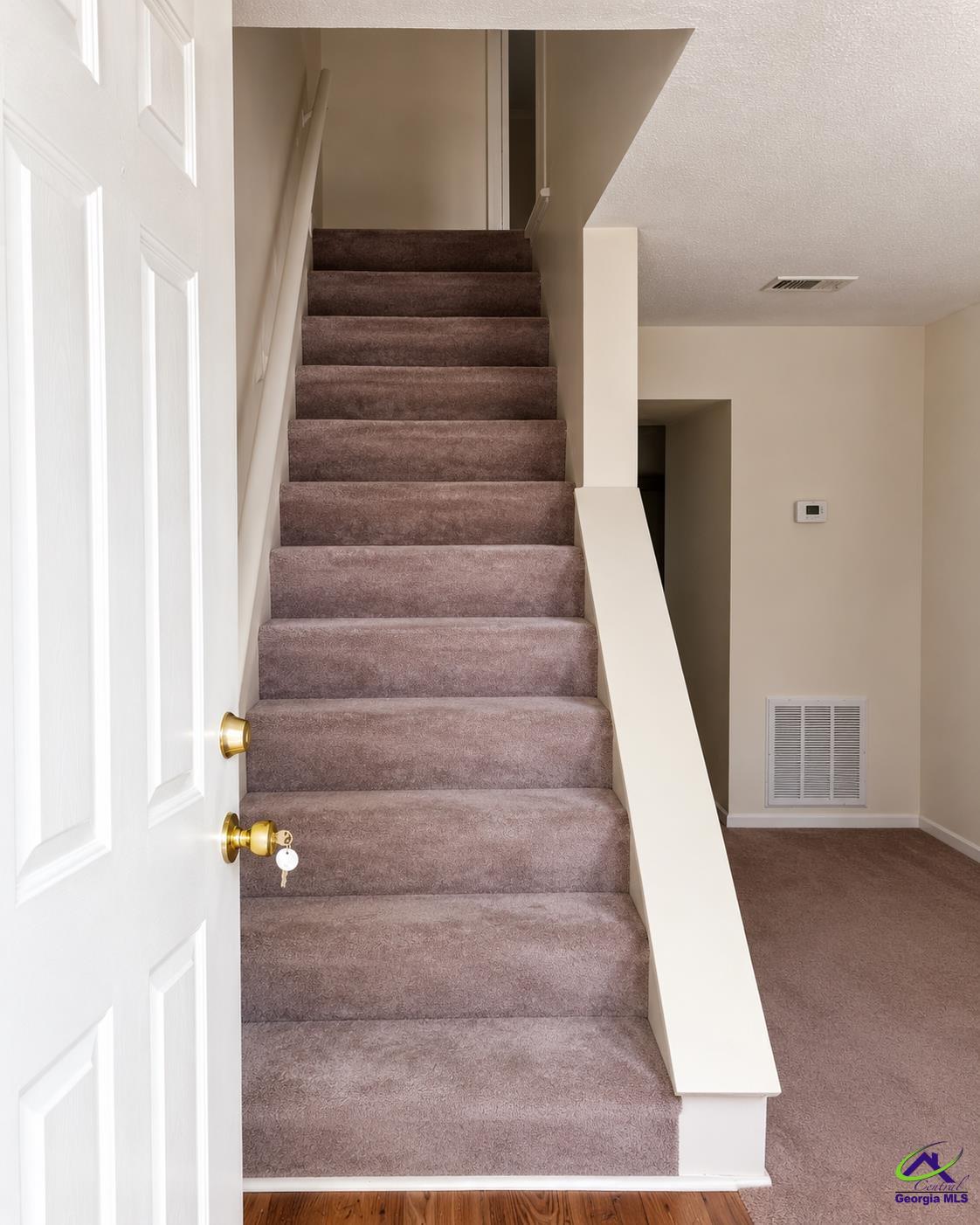 301 Mary Ln