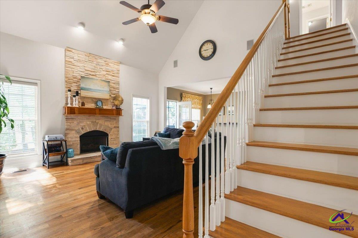920 Huntcliffe Drive