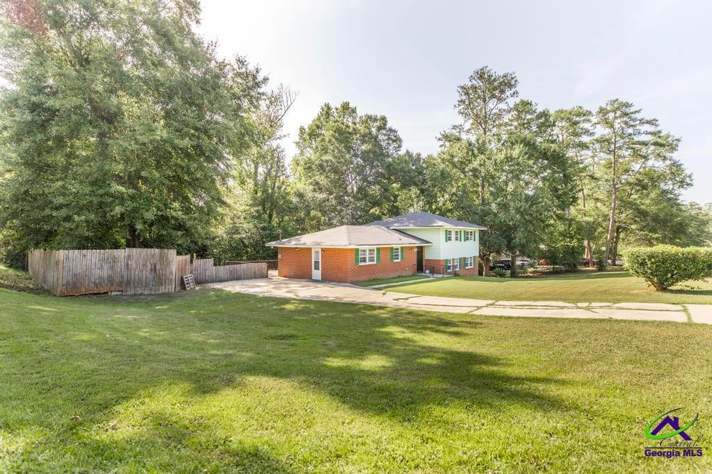 4404 Fairfax Drive
