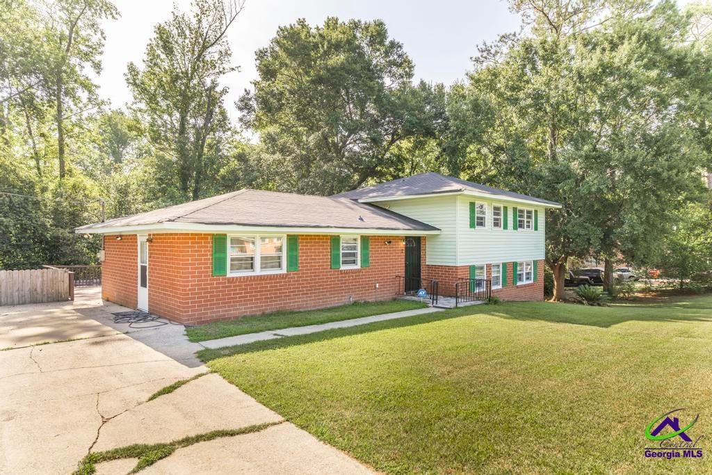 4404 Fairfax Drive
