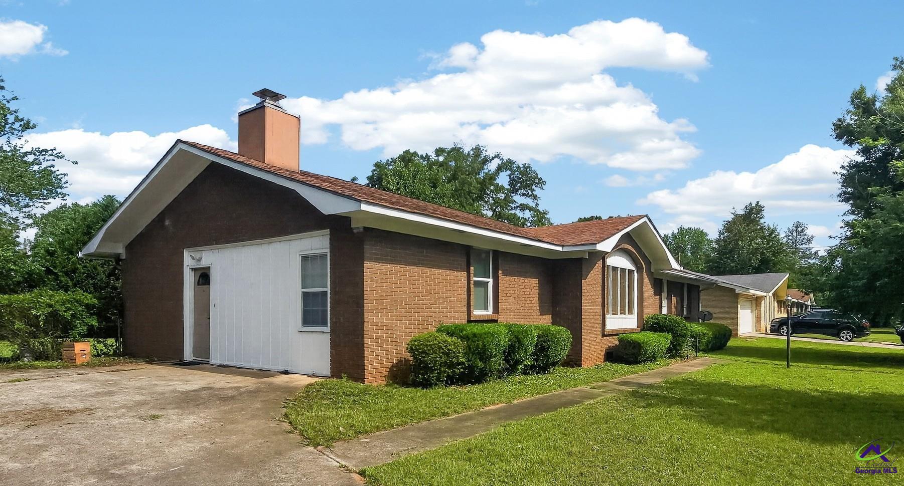 709 Meadowridge Dr