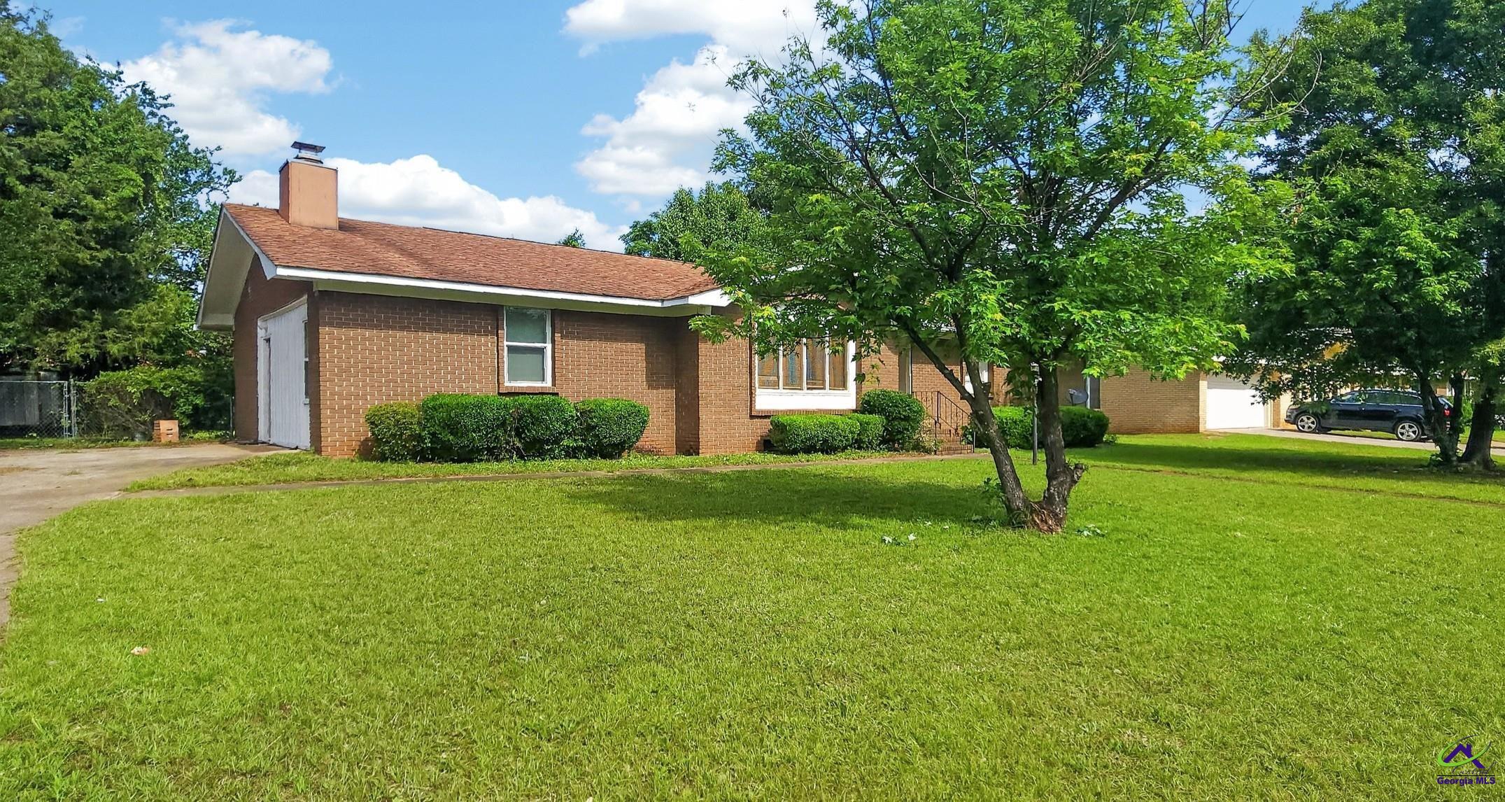 709 Meadowridge Dr