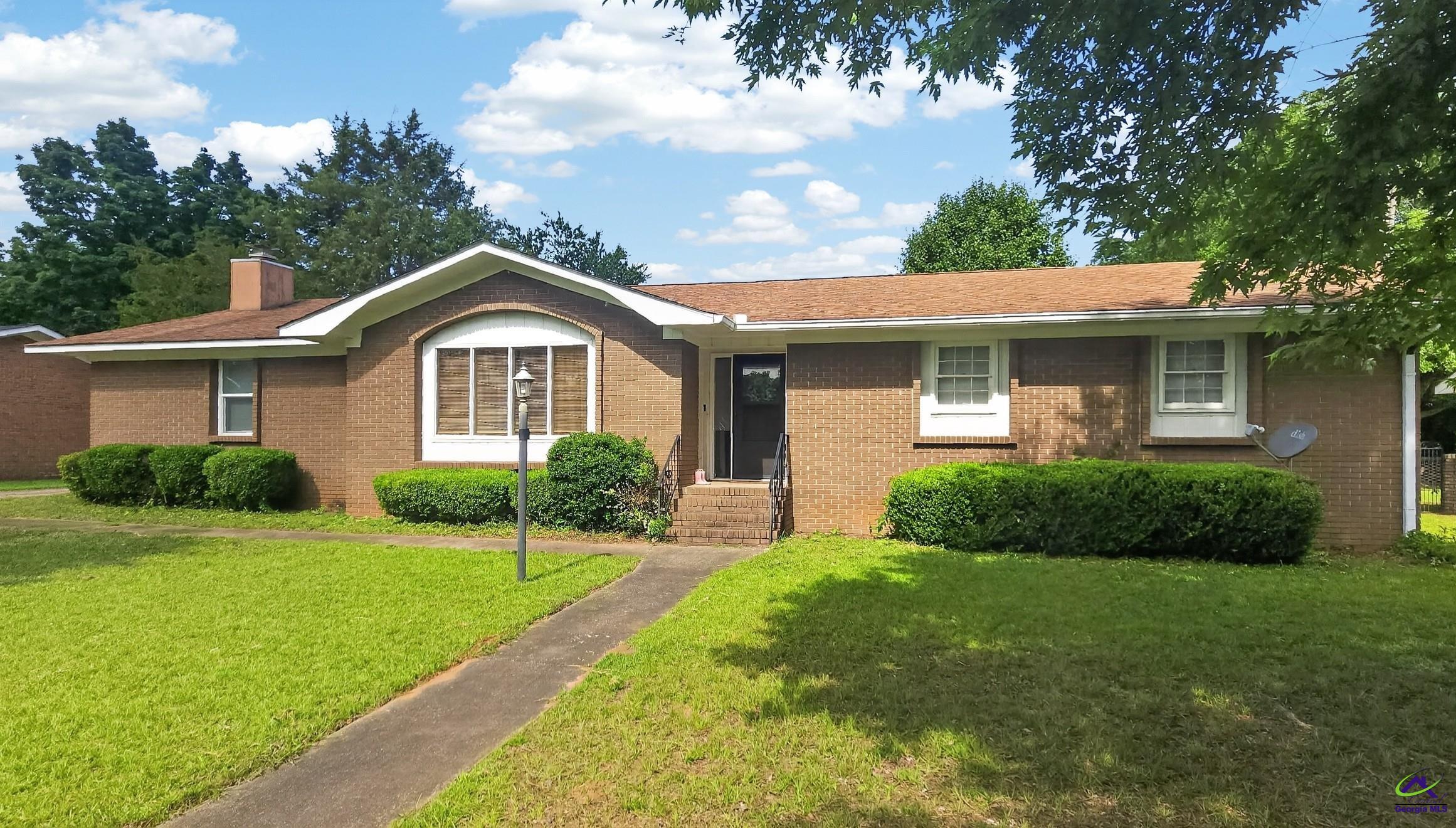 709 Meadowridge Dr