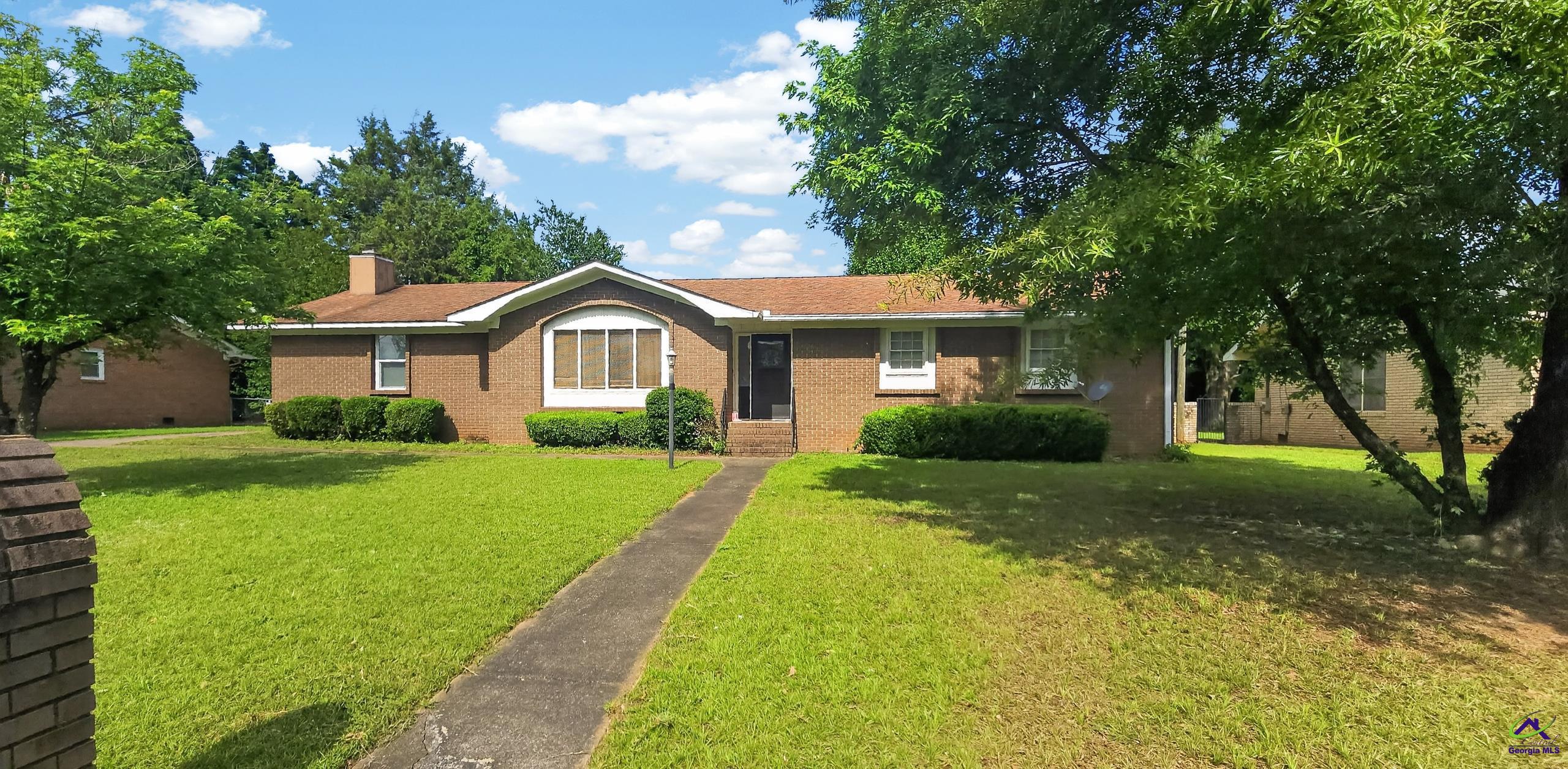709 Meadowridge Dr