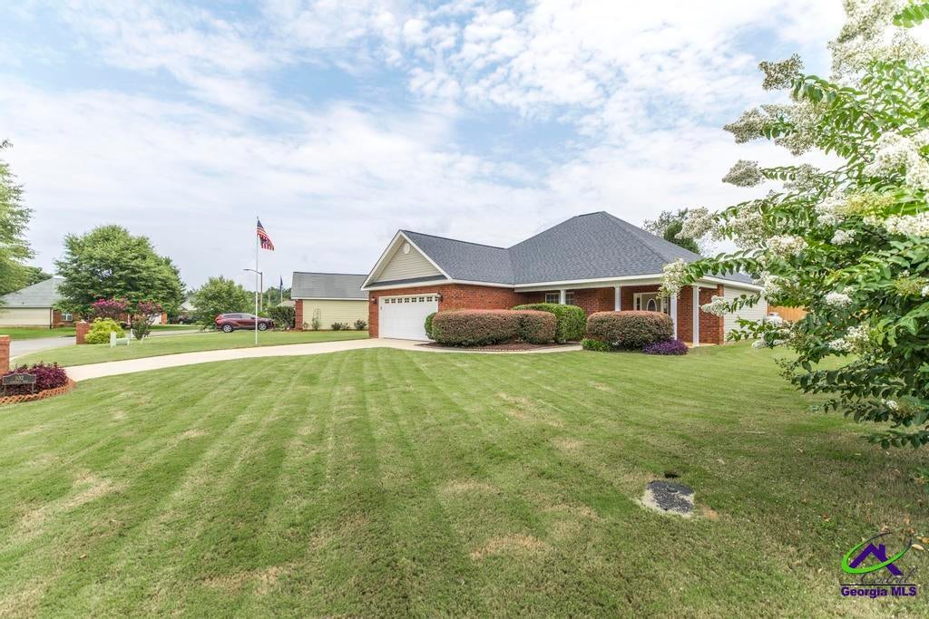 102 Ainsley Way