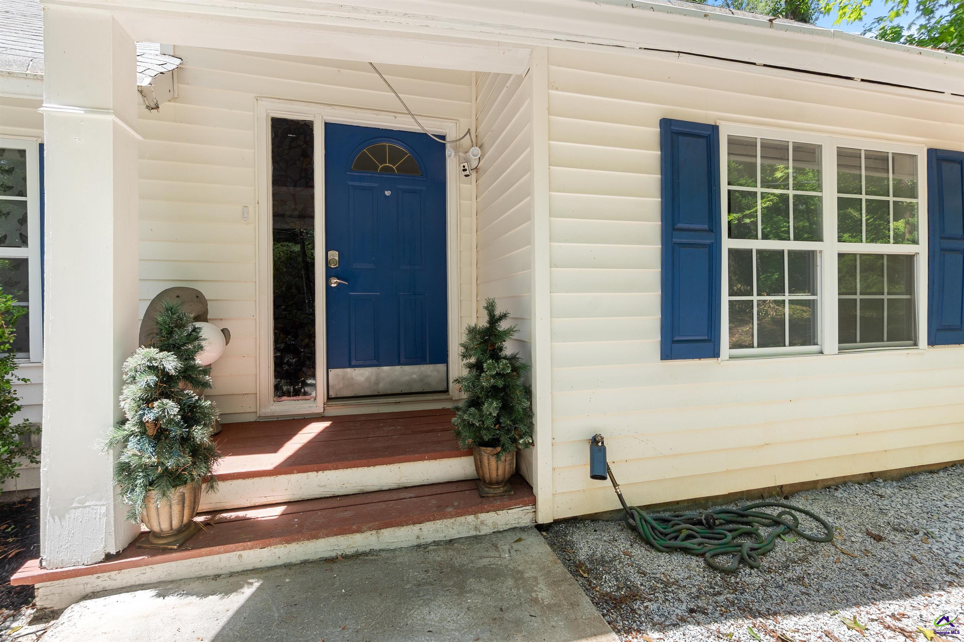 285 Edgewater Drive