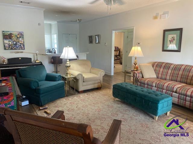 304 S Houston Springs Boulevard