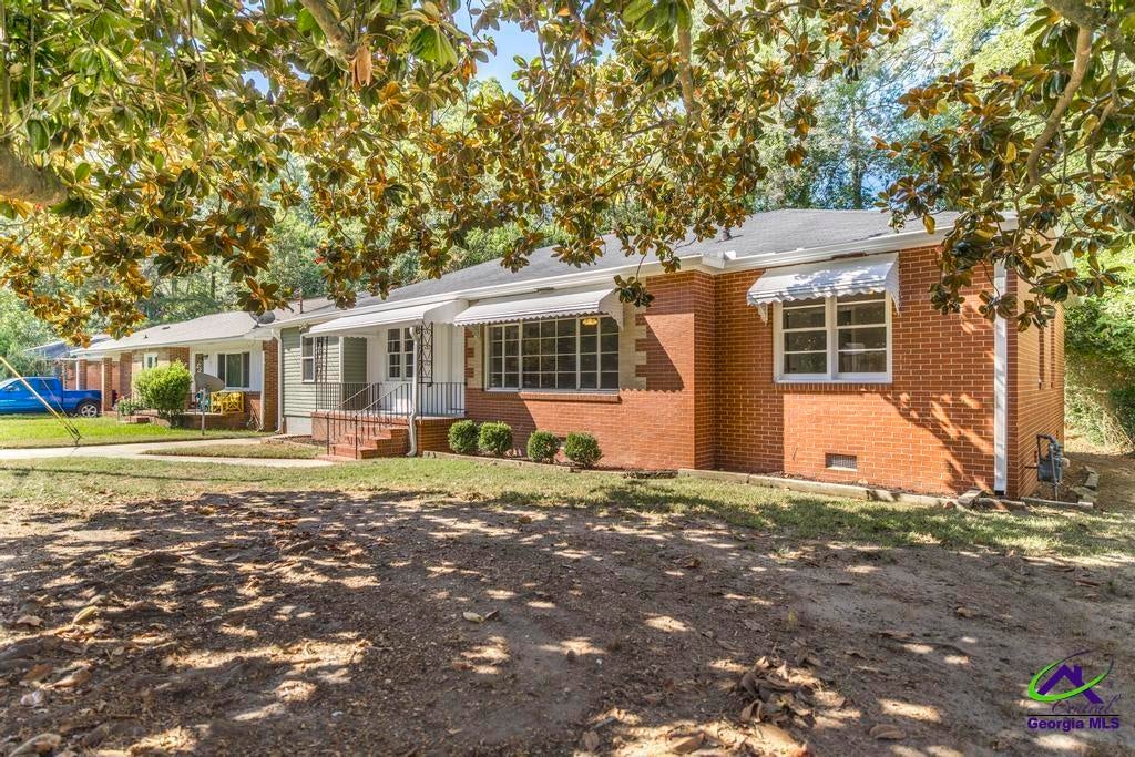 1157 Lamont Street