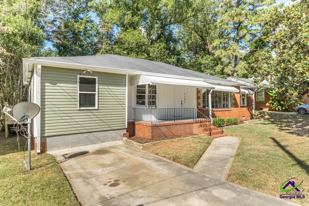 1157 Lamont Street