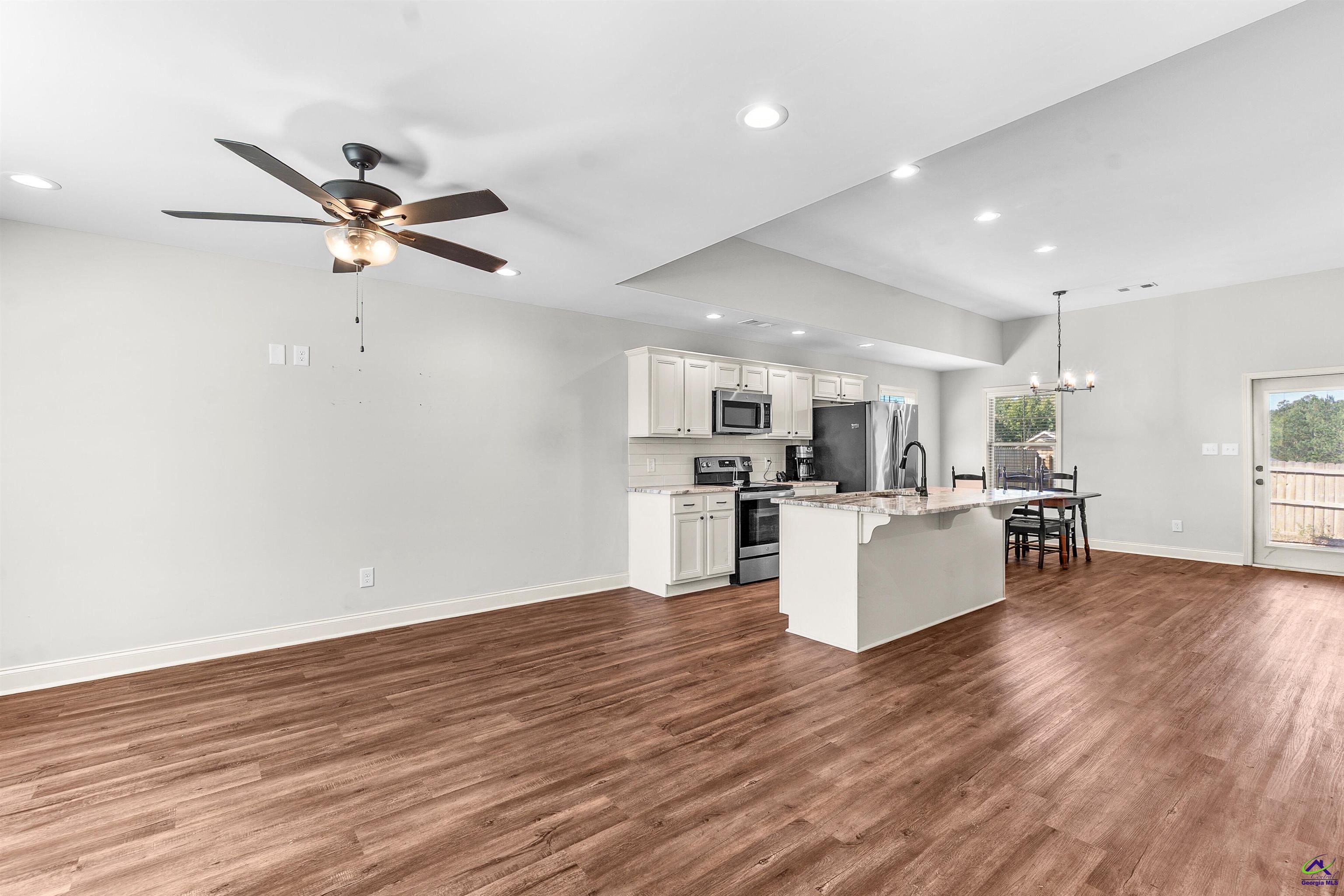 196 Red Tail Circle