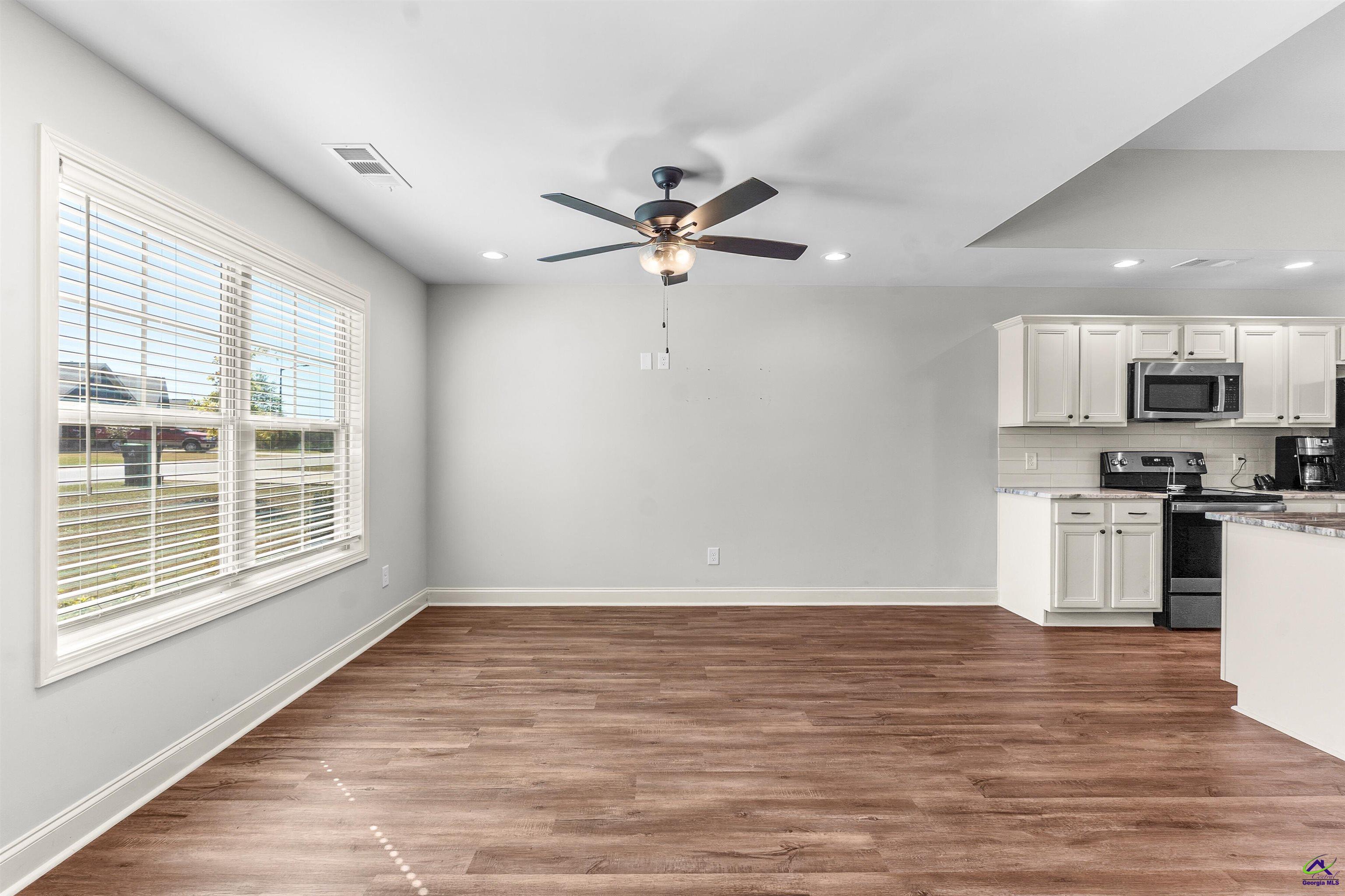 196 Red Tail Circle