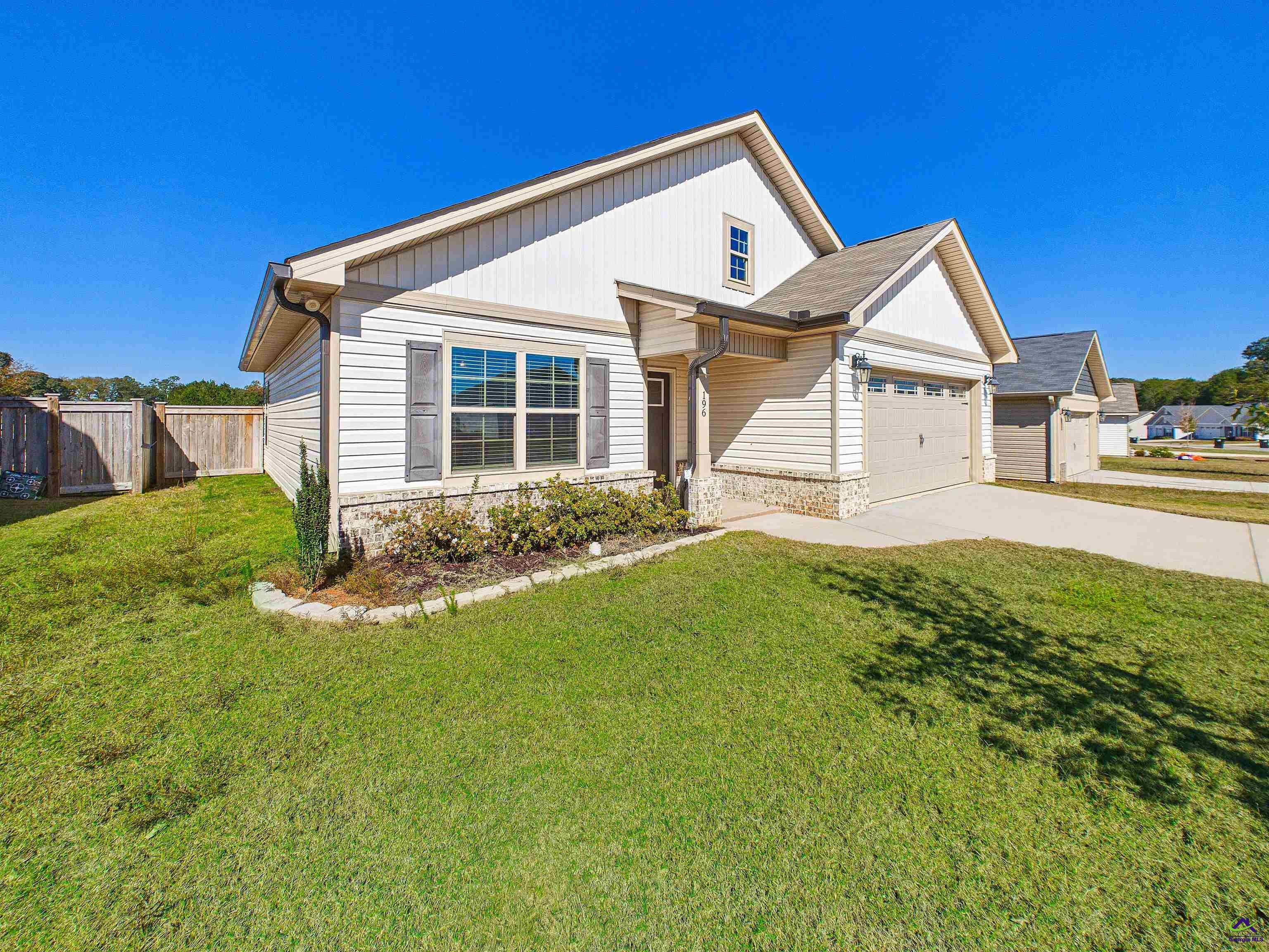 196 Red Tail Circle