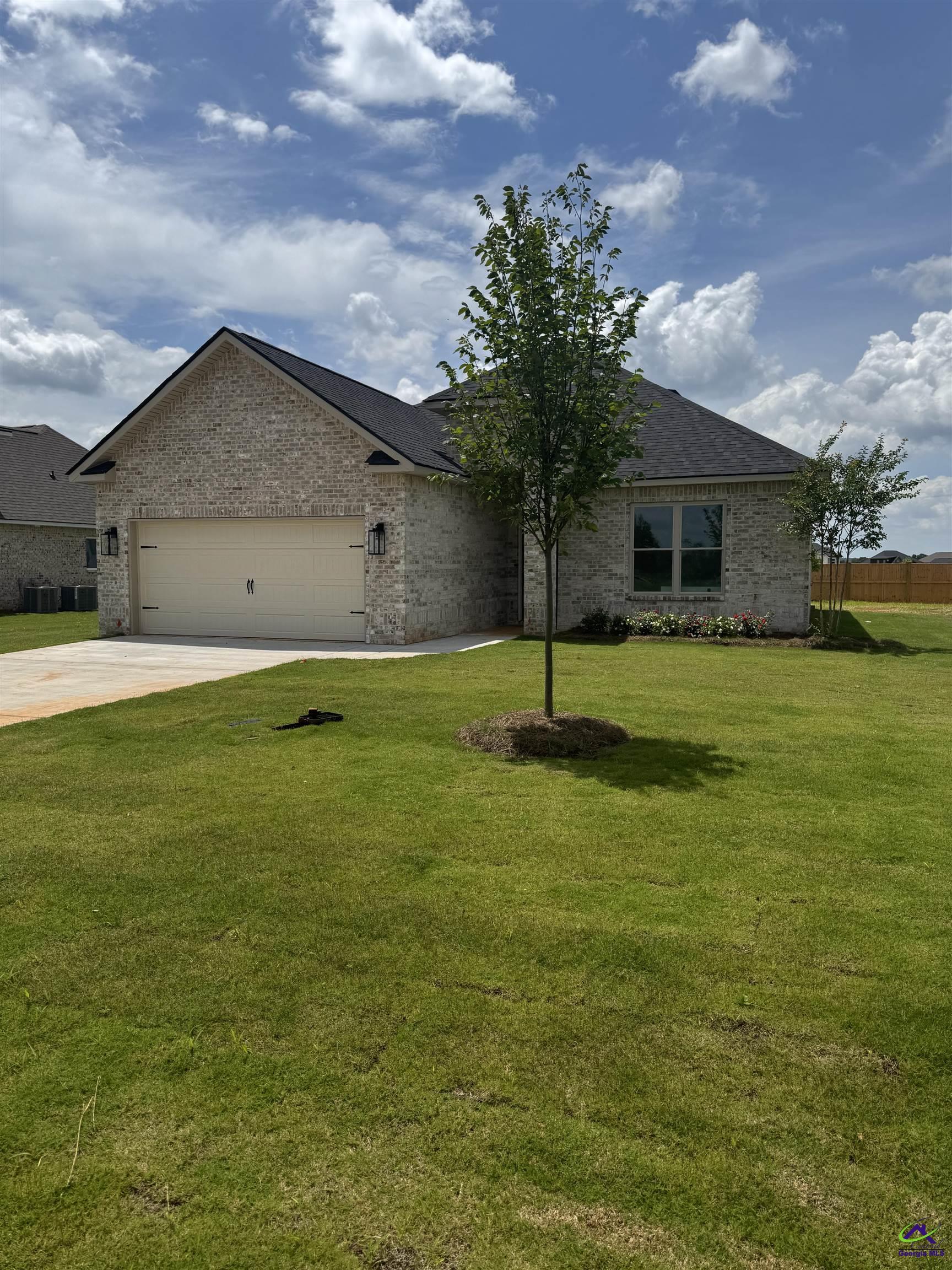 216 Farmland Circle