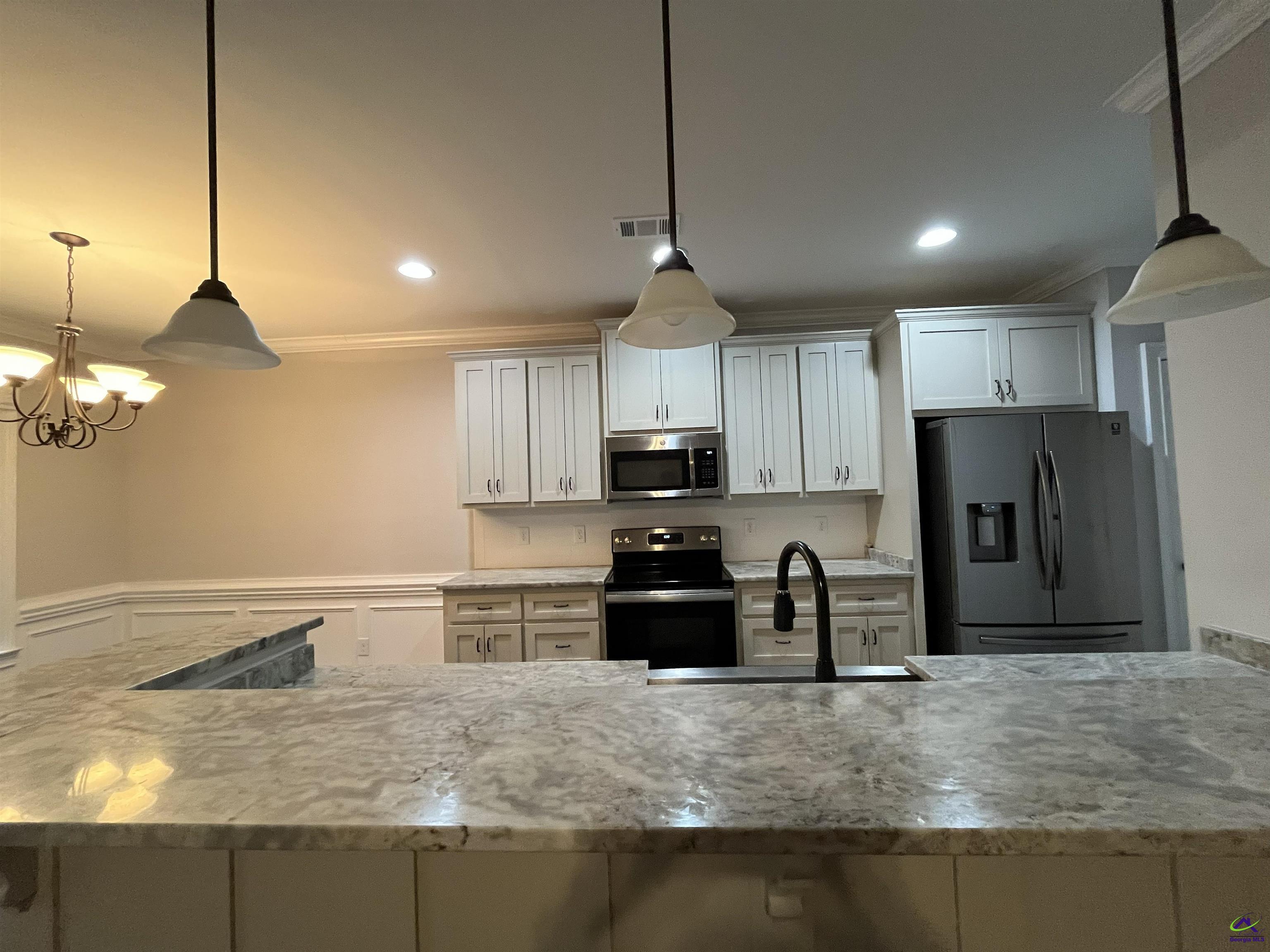 605 Charlestown Way