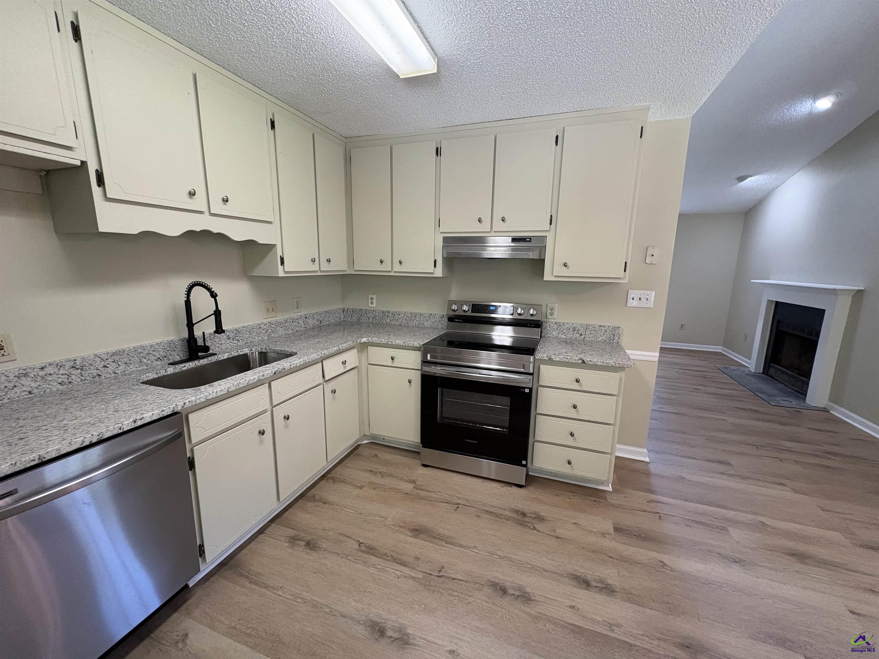291 JEFFERSON PARK DR.