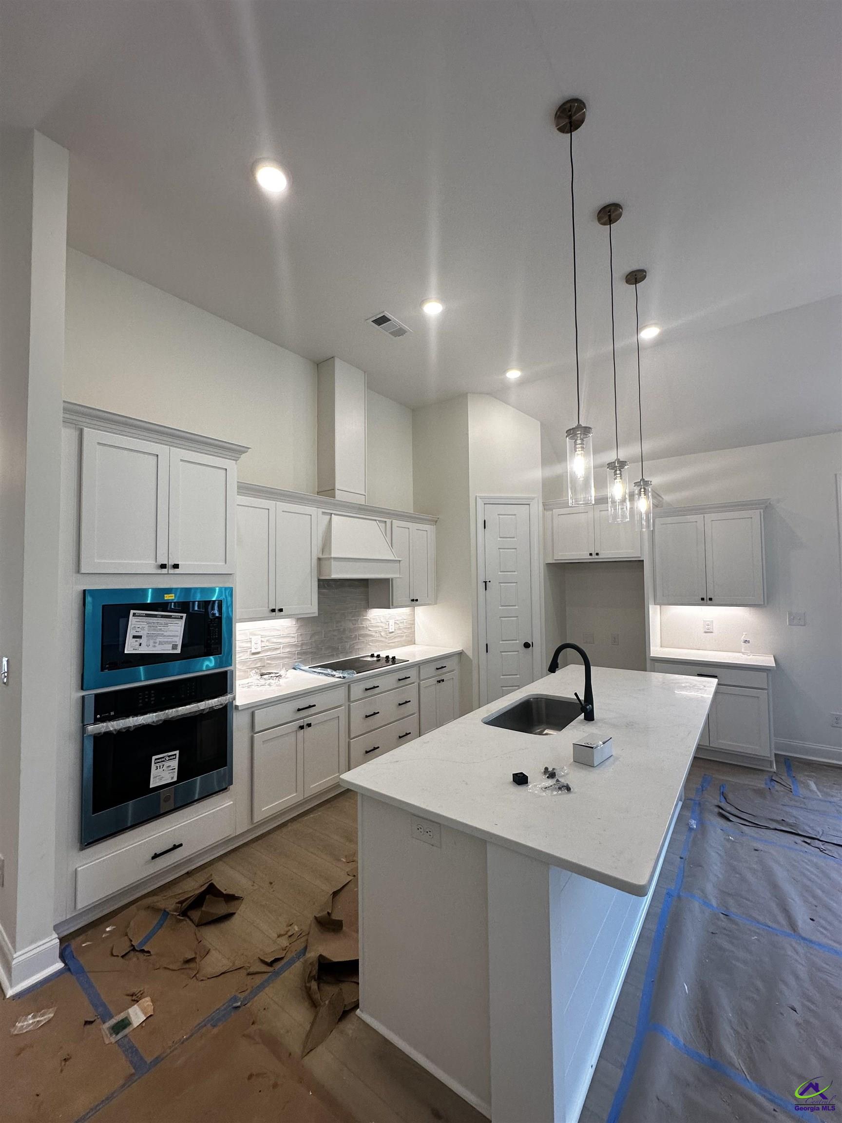 3 Pleasant Oaks Drive