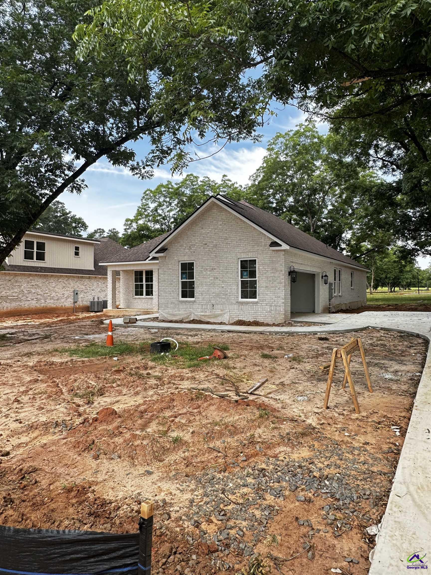 3 Pleasant Oaks Drive