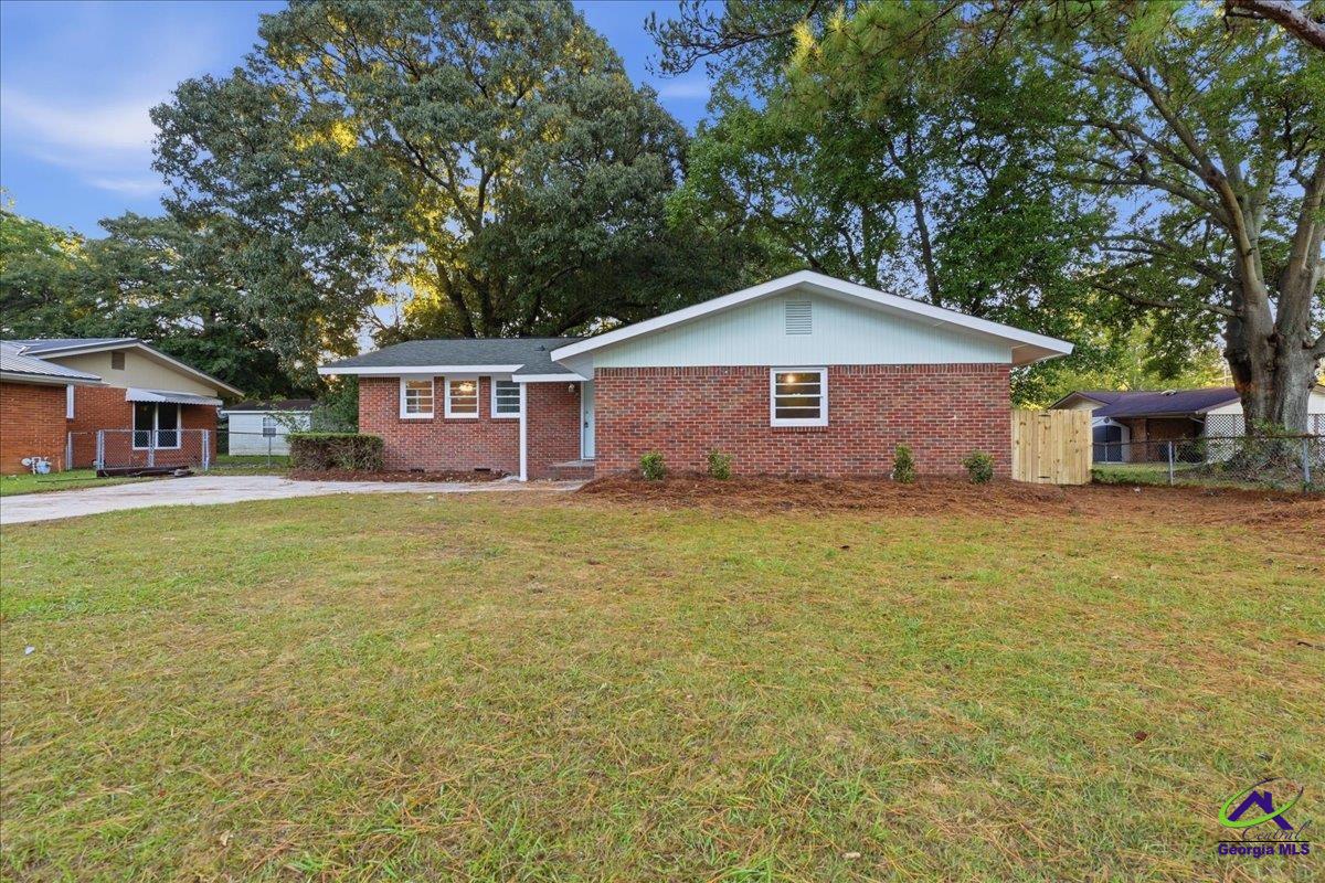338 Mike Street