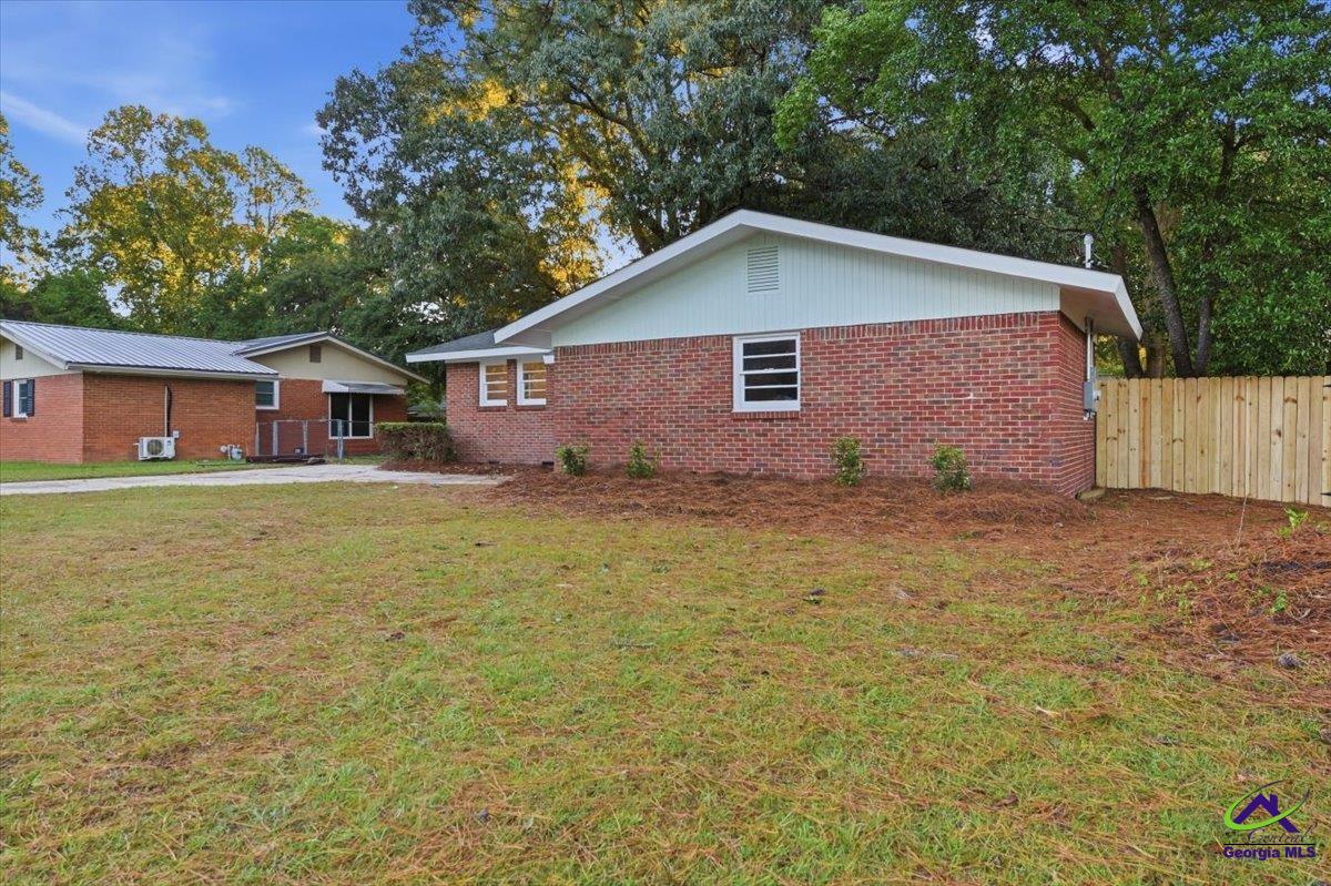 338 Mike Street