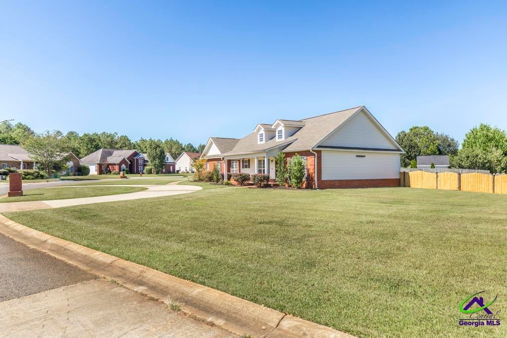 256 Ellicott Dr