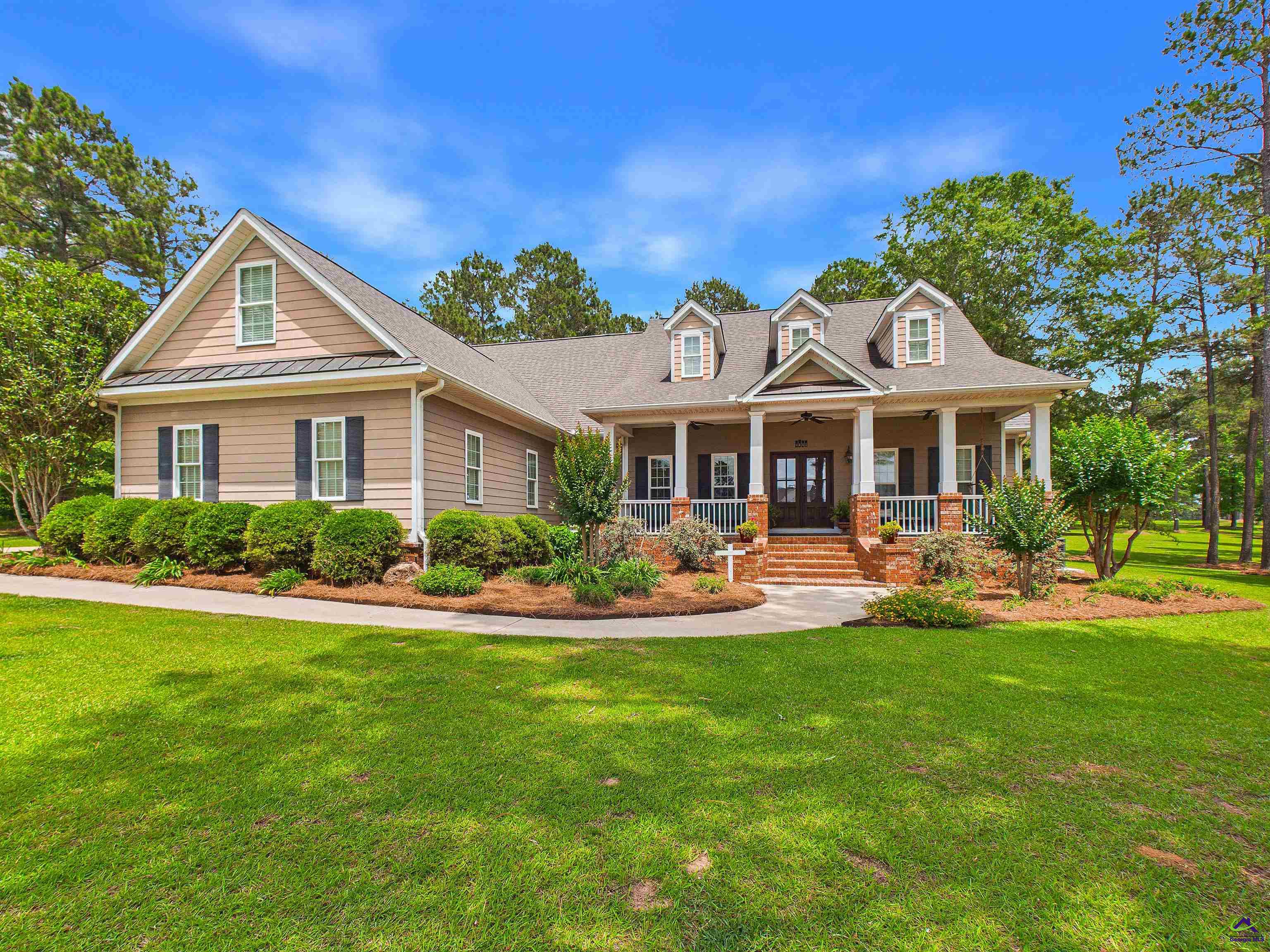 4041 Roundtop Circle