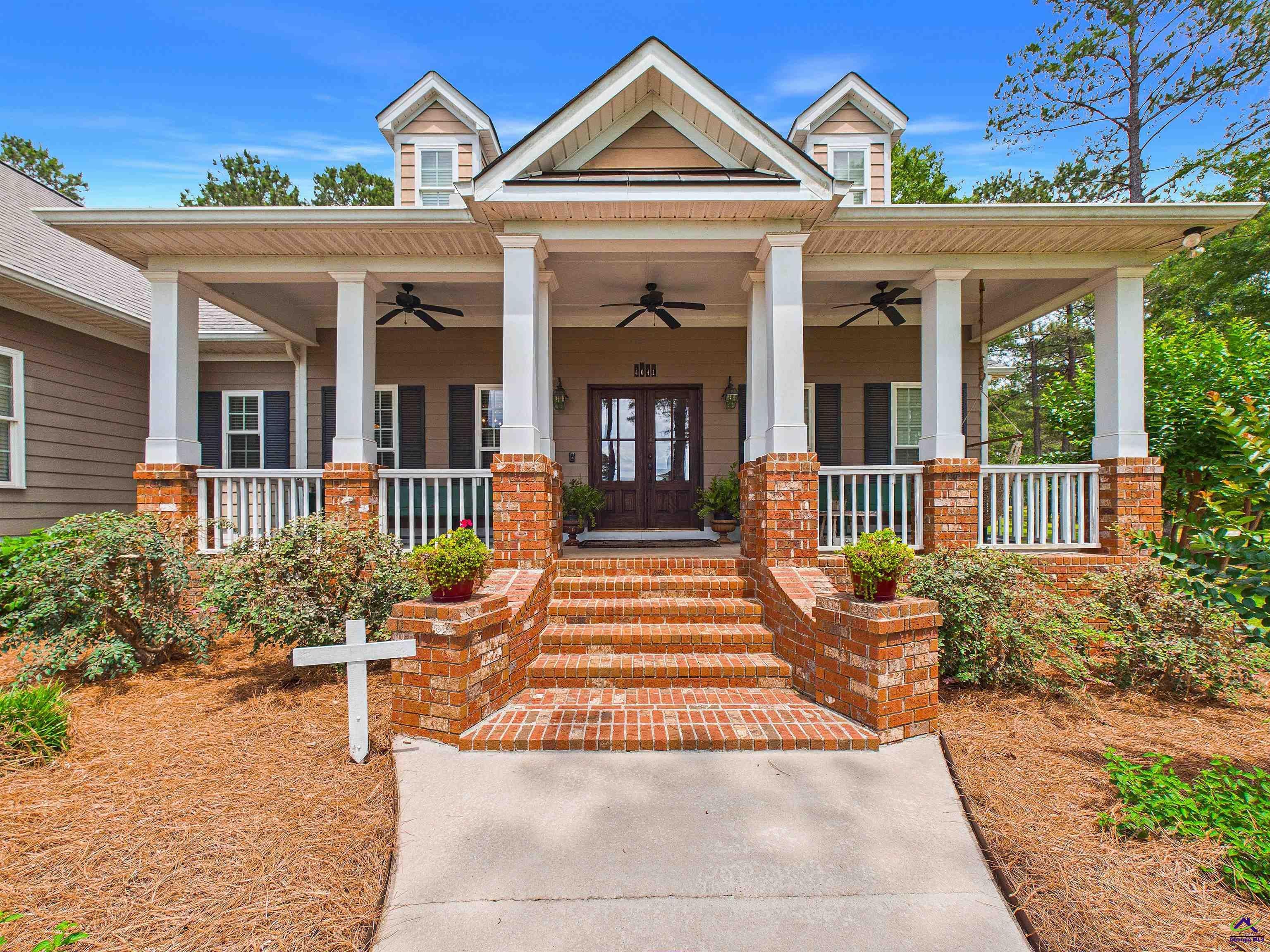 4041 Roundtop Circle