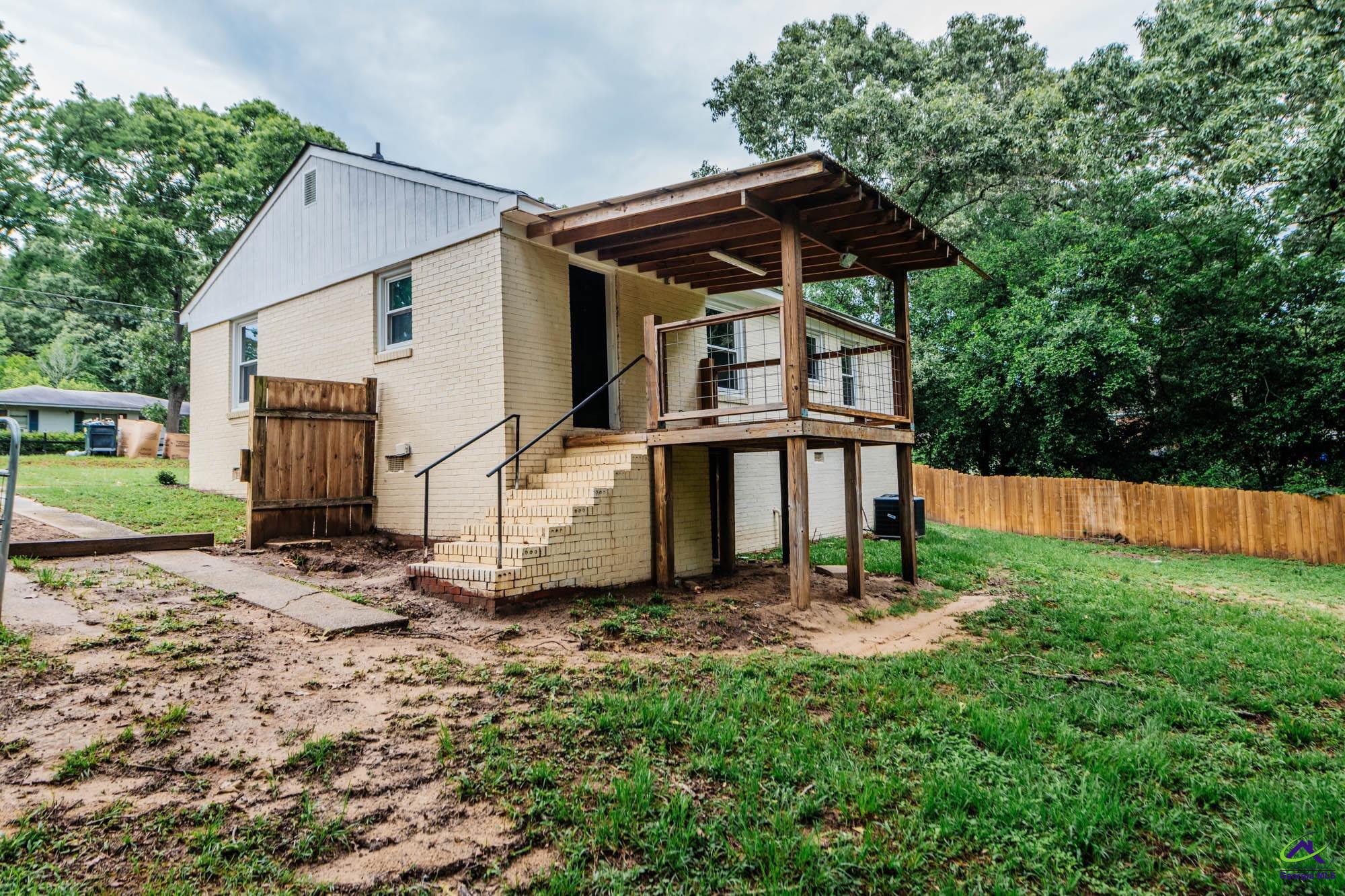 111 benton Avenue