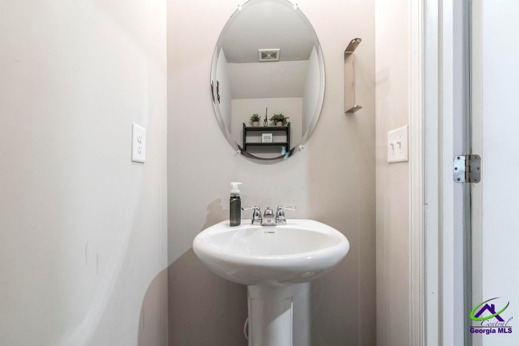 221 Hawthorn Trail