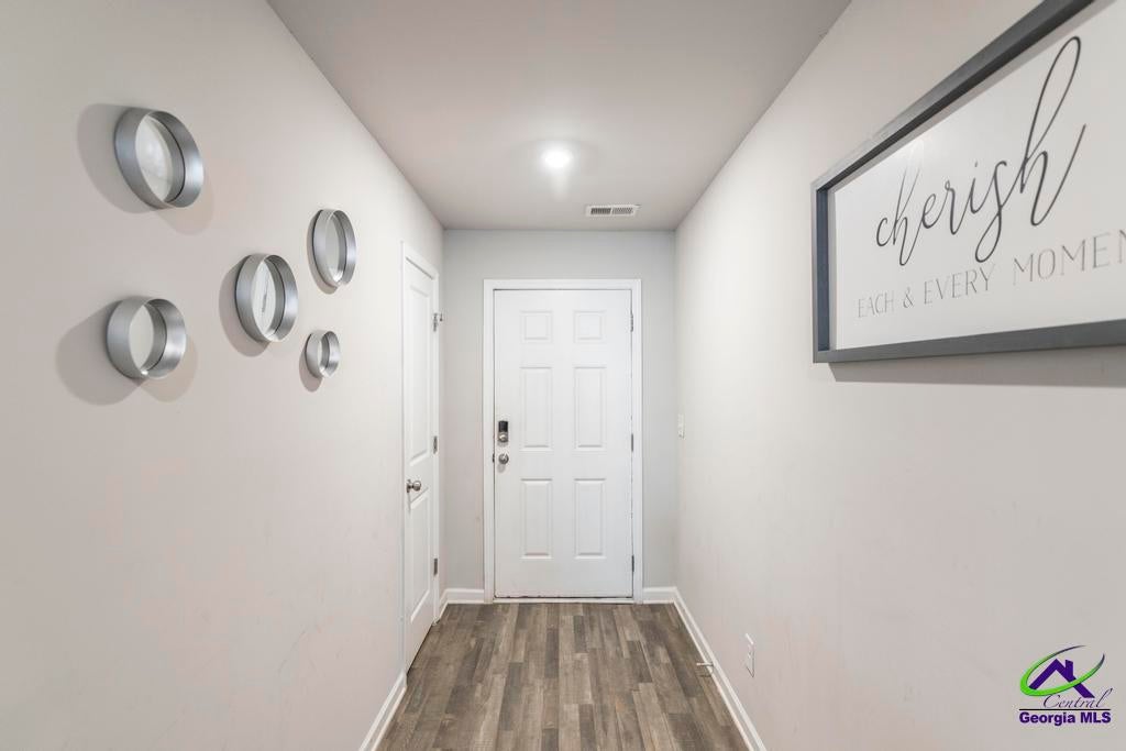 221 Hawthorn Trail