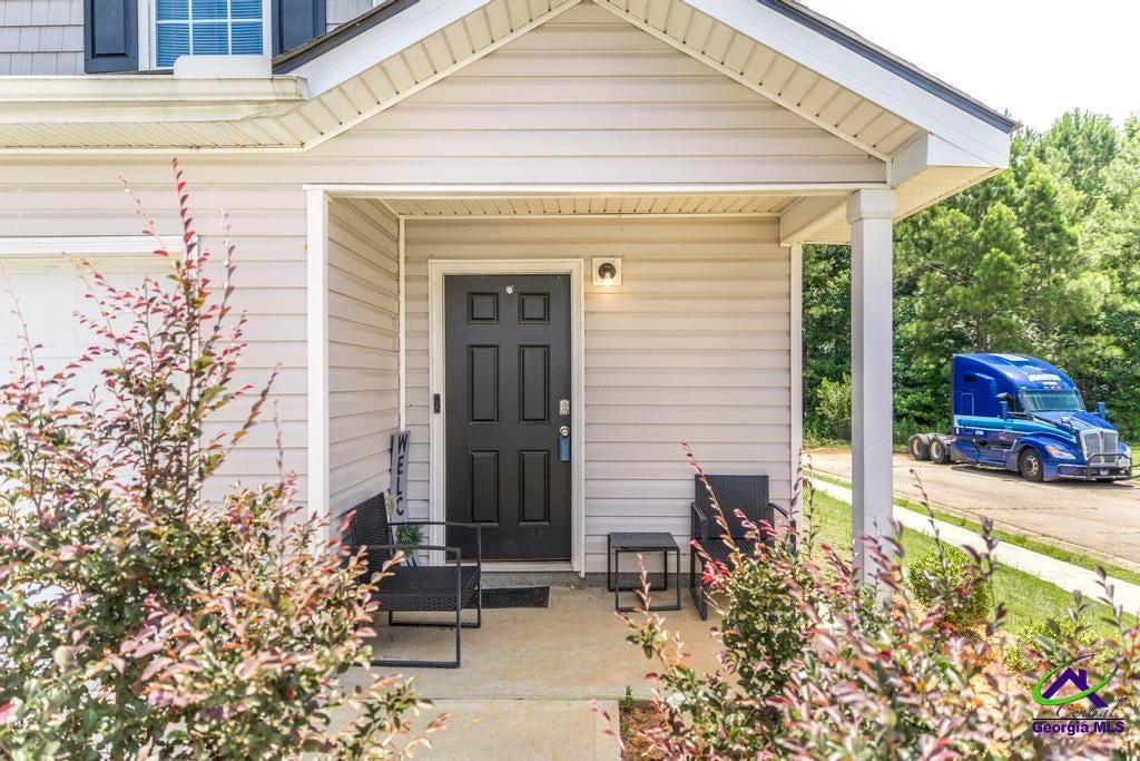 221 Hawthorn Trail