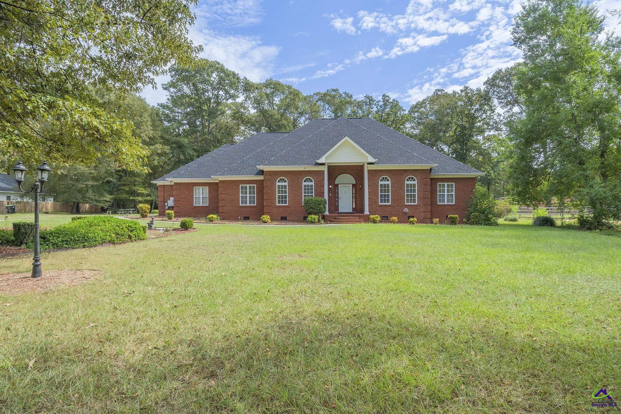 127 S Live Oak Cir Circle
