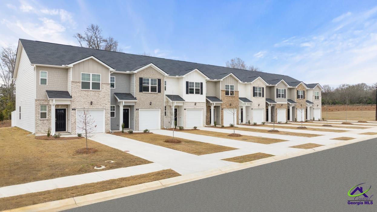 202 Kenmore Circle
