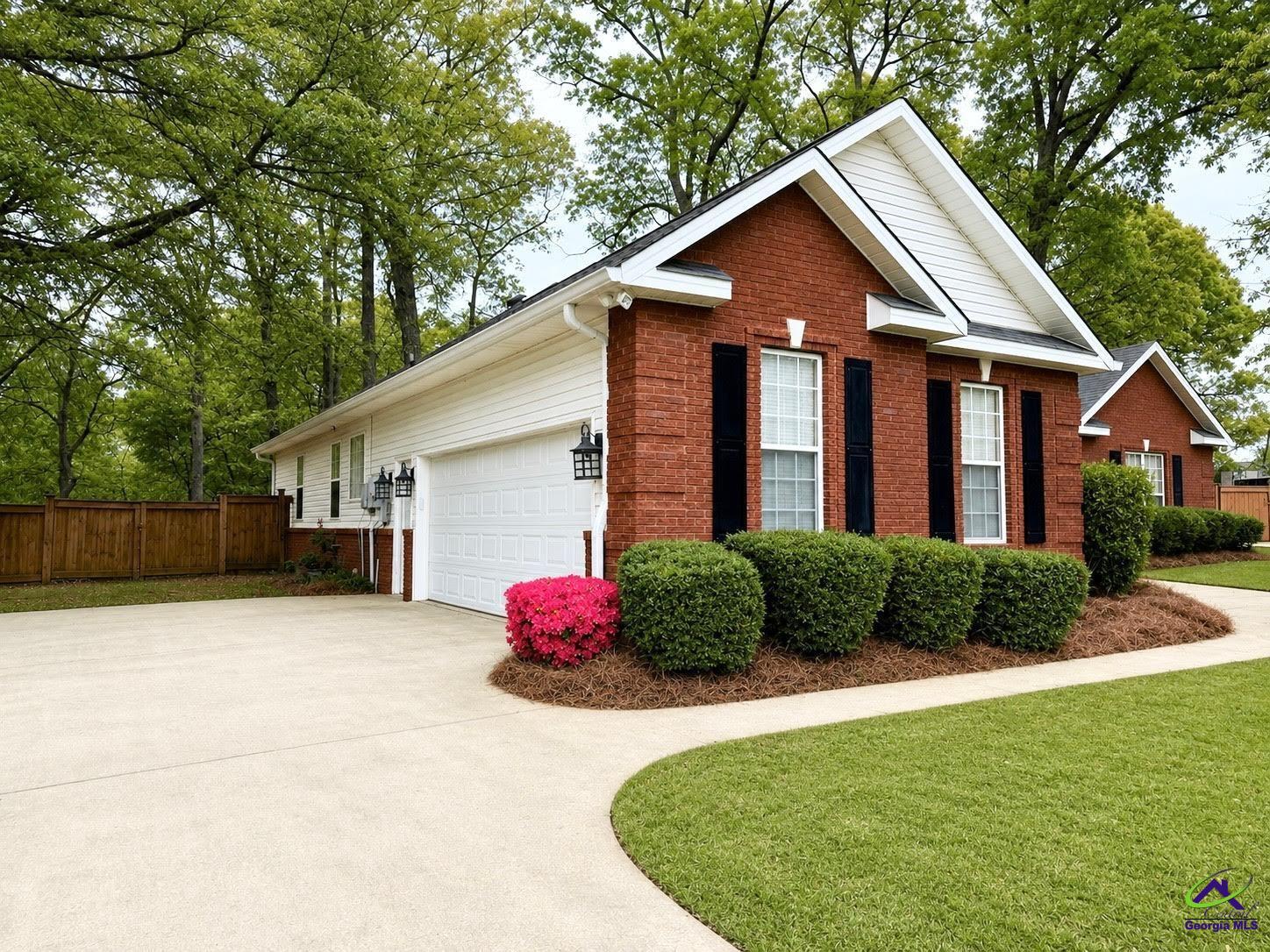 222 Santa Fe Trail