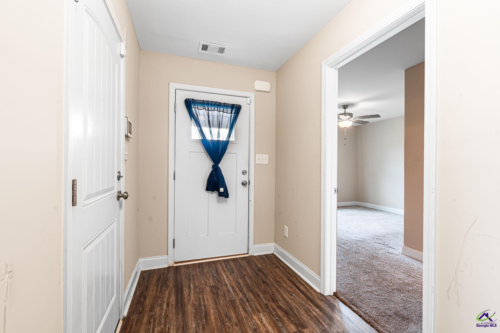 107 Red Tail Circle
