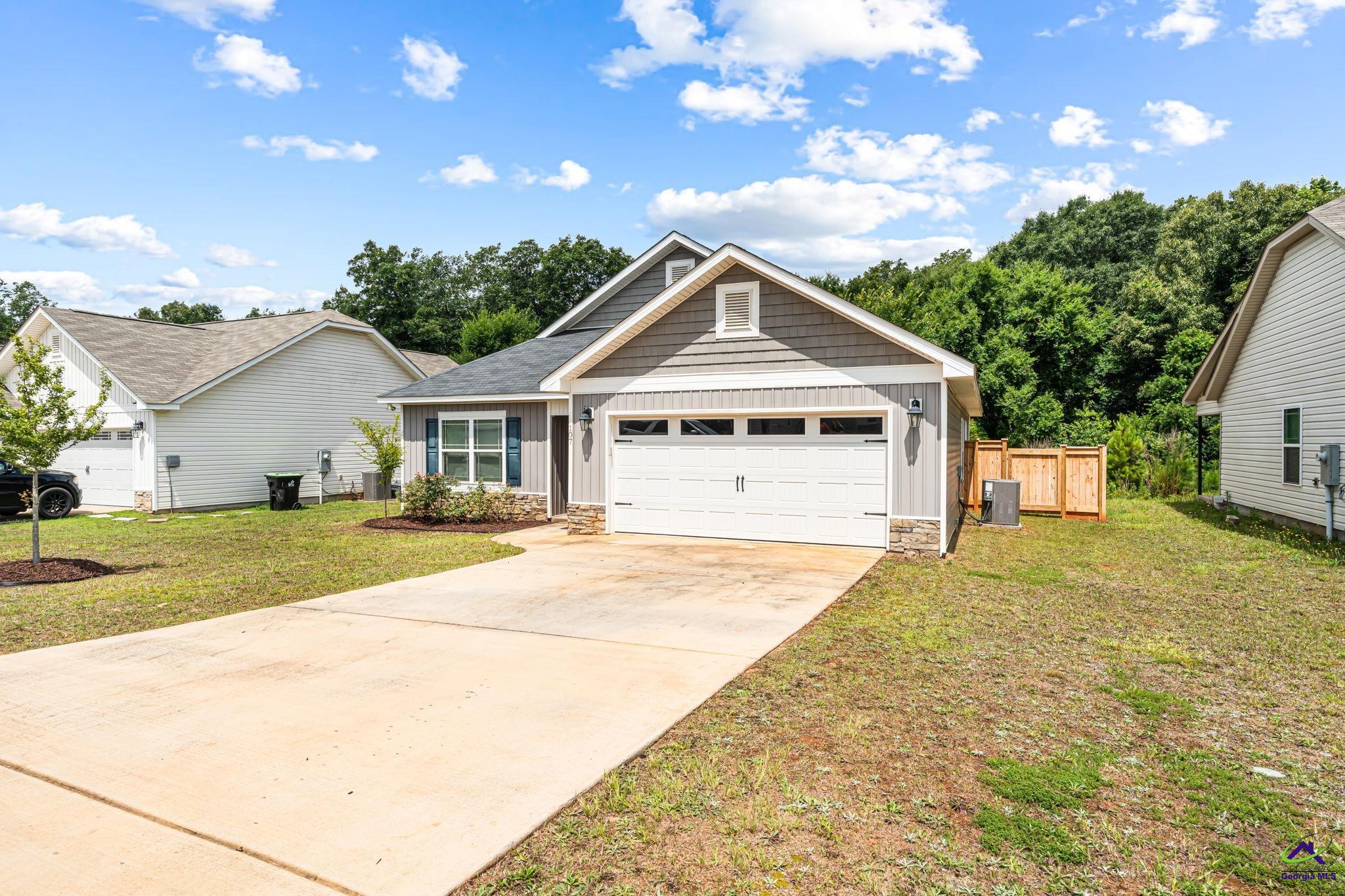 107 Red Tail Circle